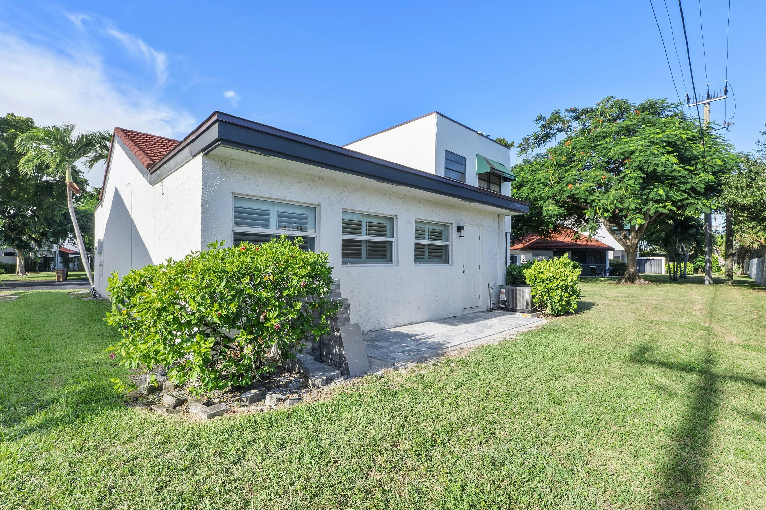 273 NW 36TH Avenue