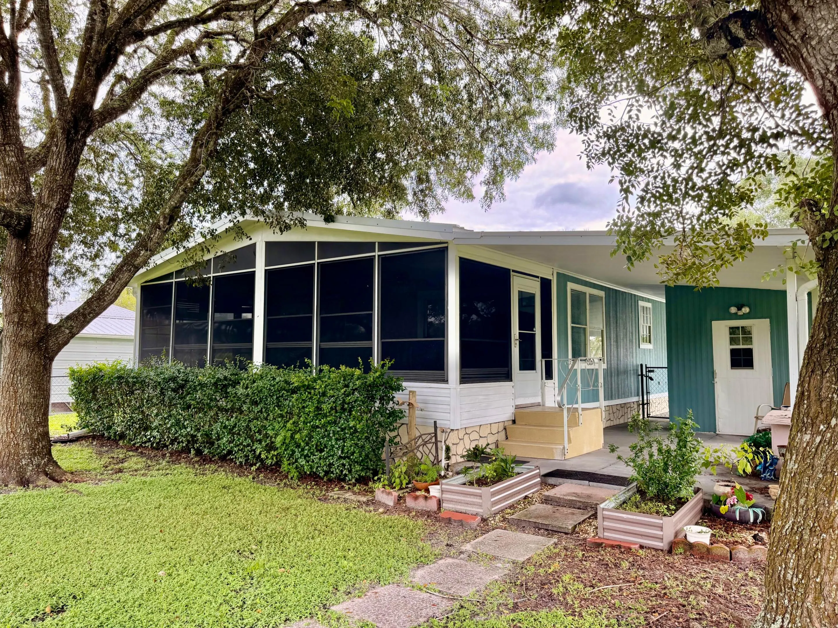 407 NE 8TH Avenue