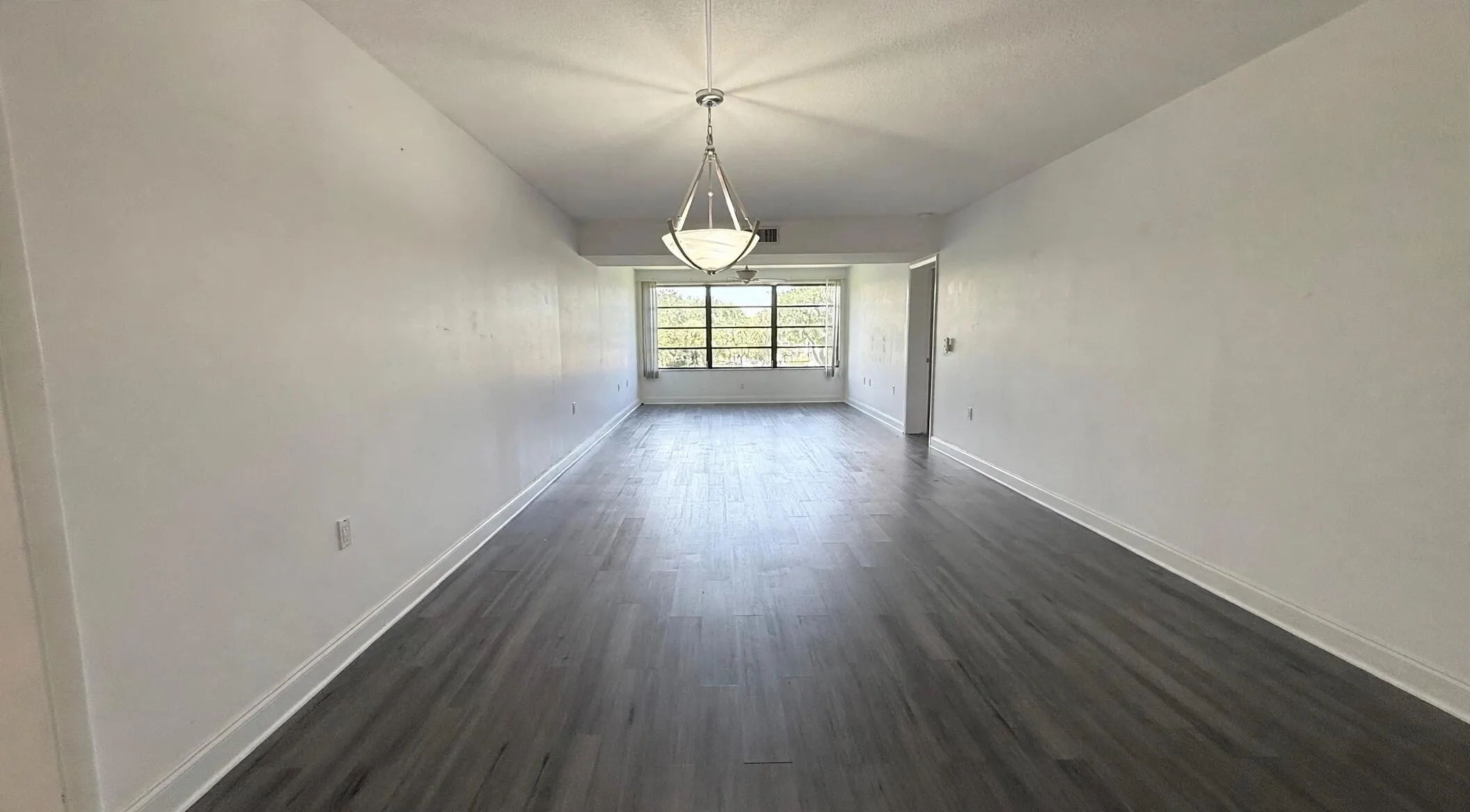 6025 Balboa Circle