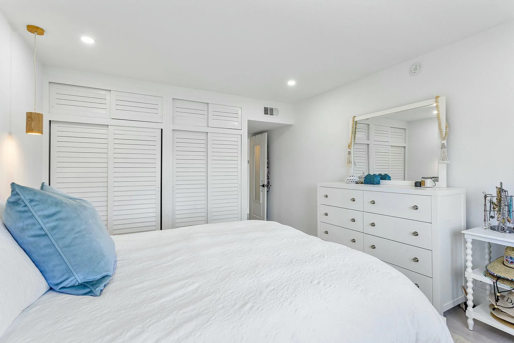 330 N Federal Highway #211