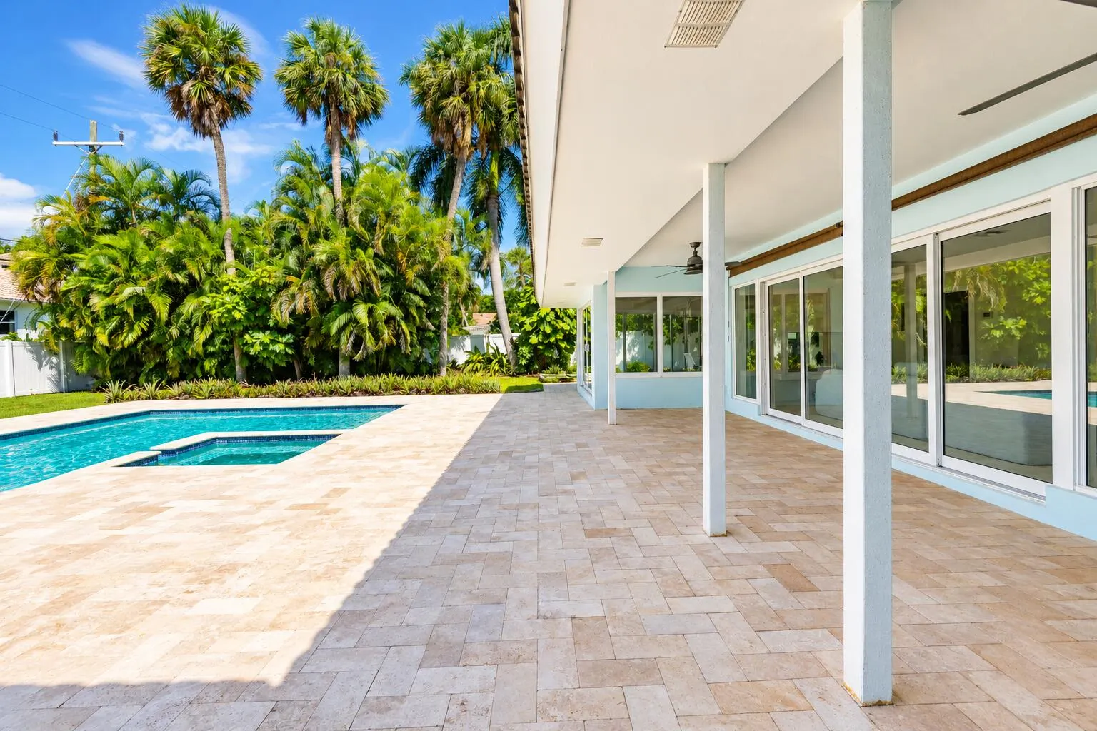 1141 BANYAN Road
