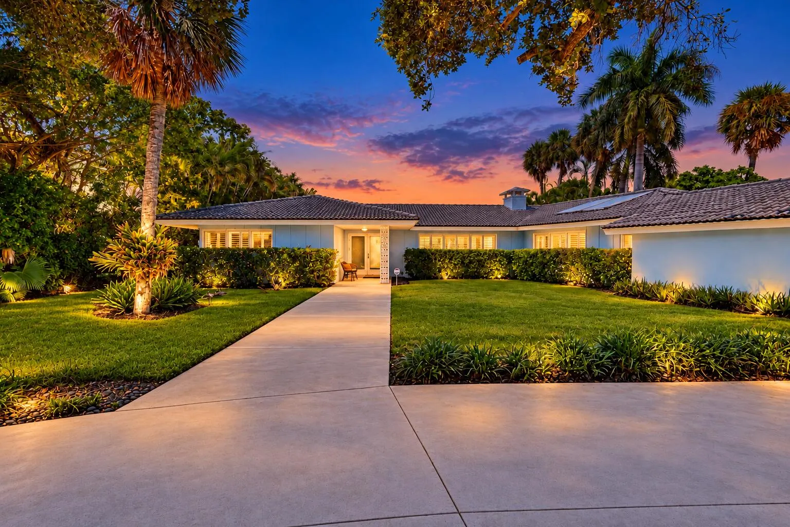 1141 BANYAN Road