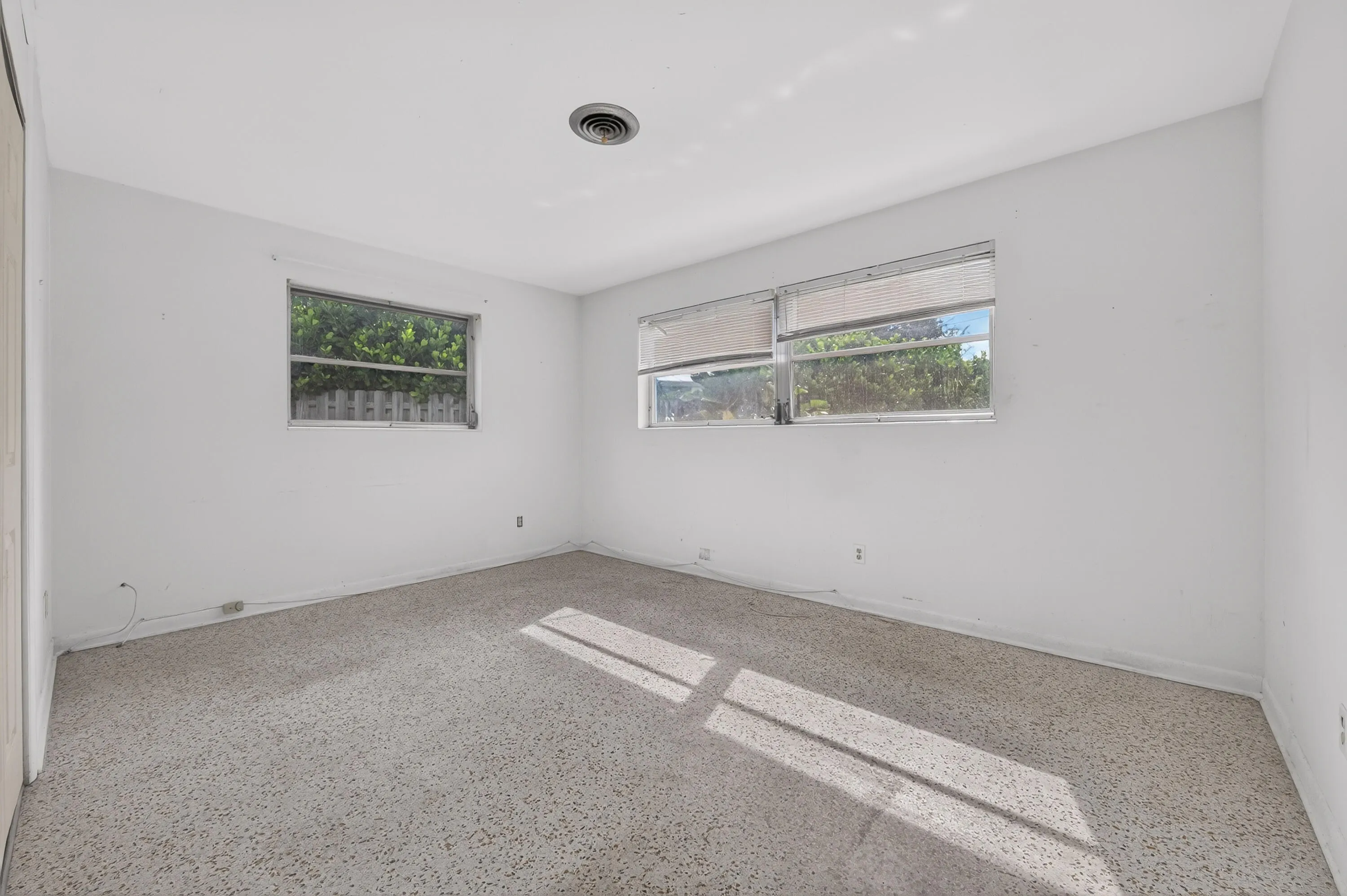 1053 NW TERRACE Road