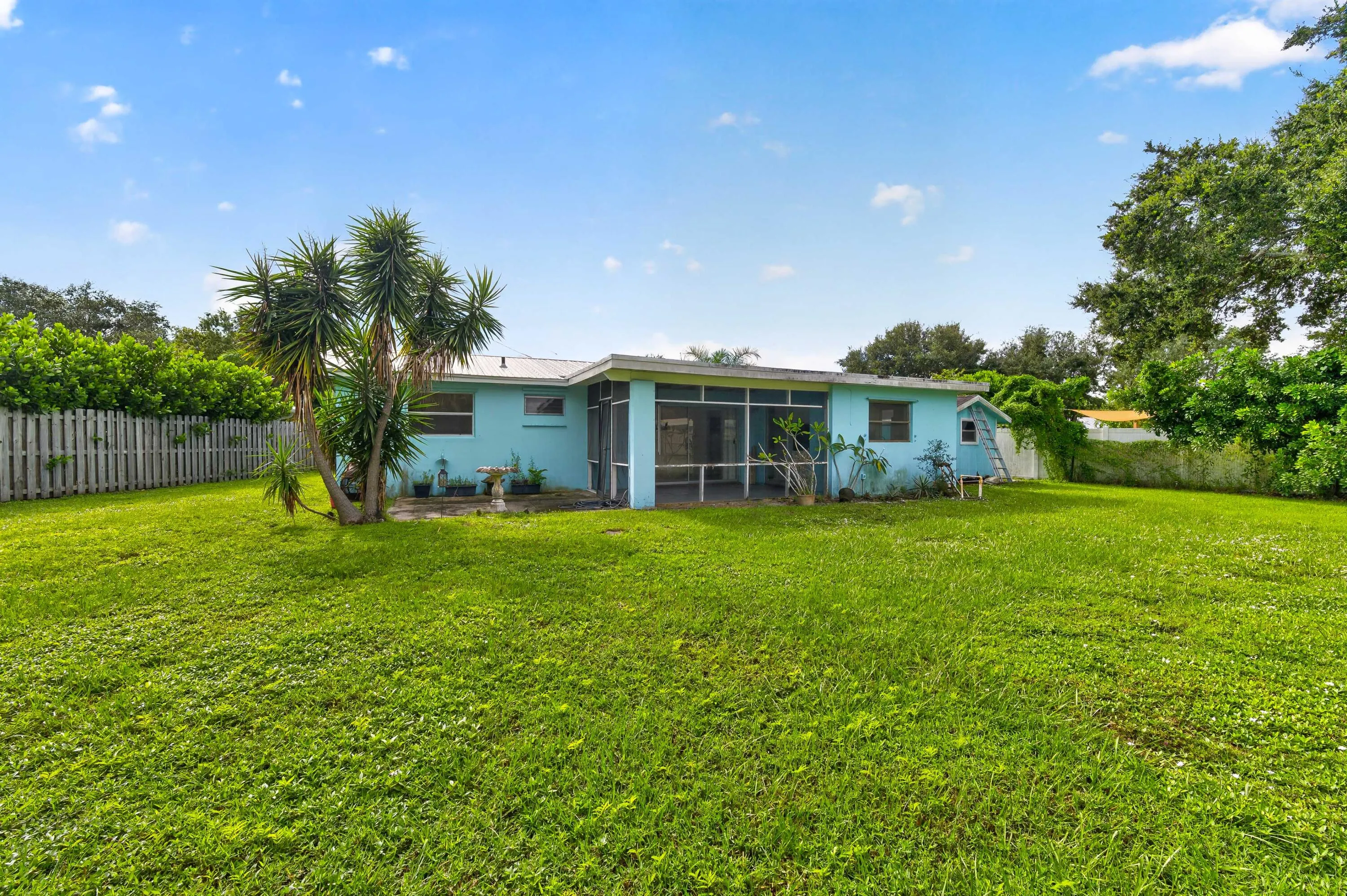 1053 NW TERRACE Road