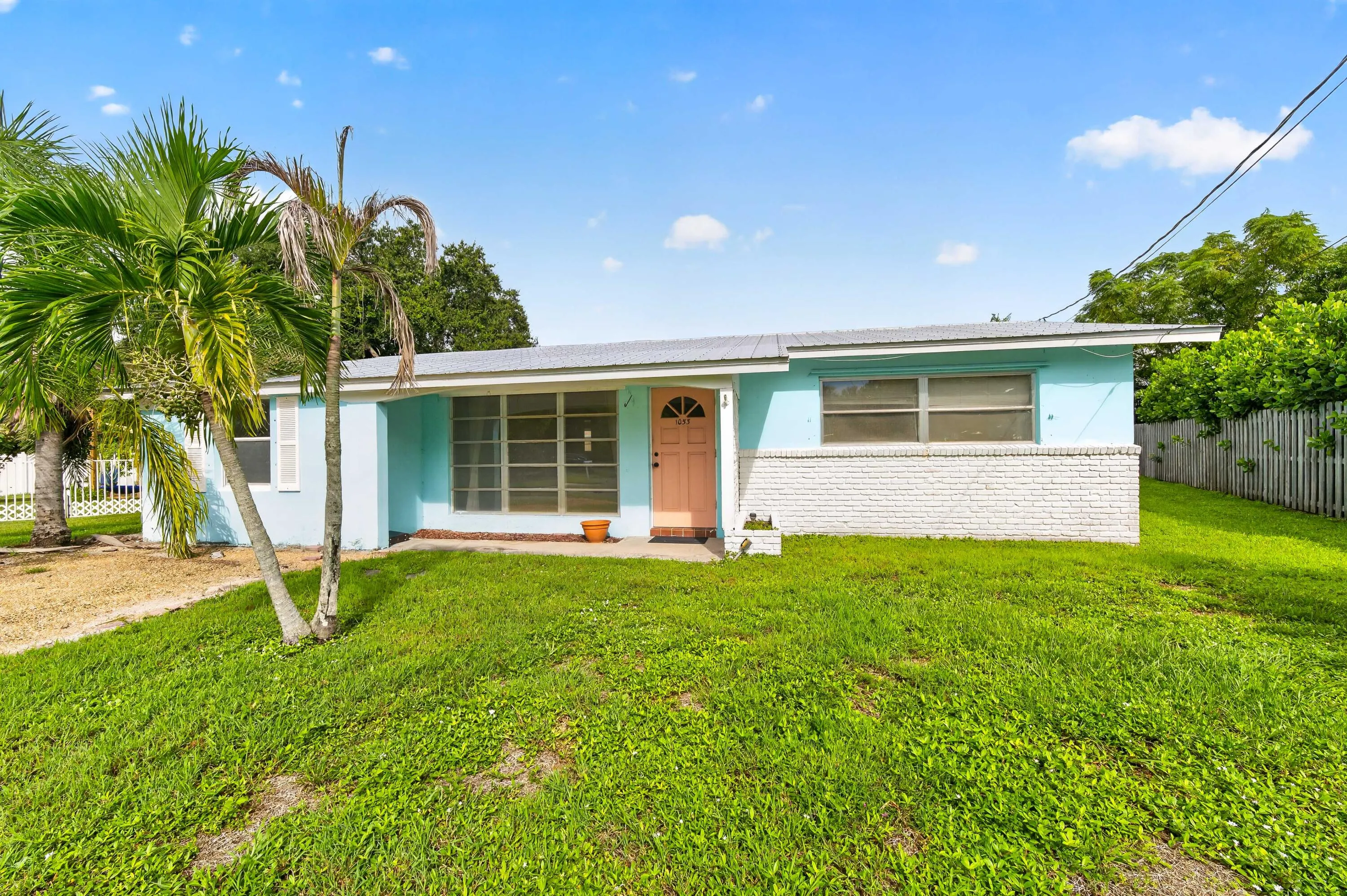 1053 NW TERRACE Road