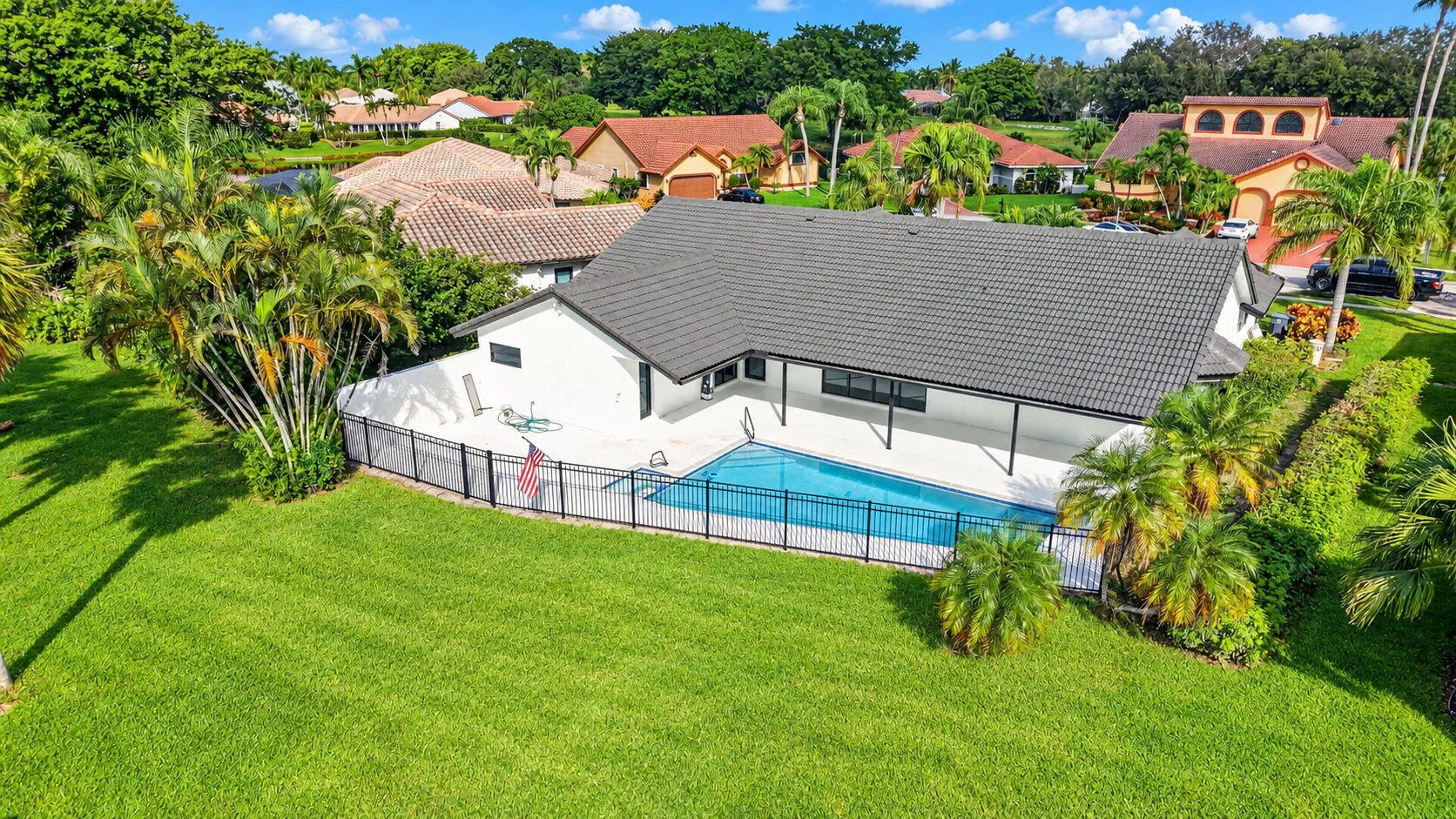 10226 FRESH MEADOW Lane