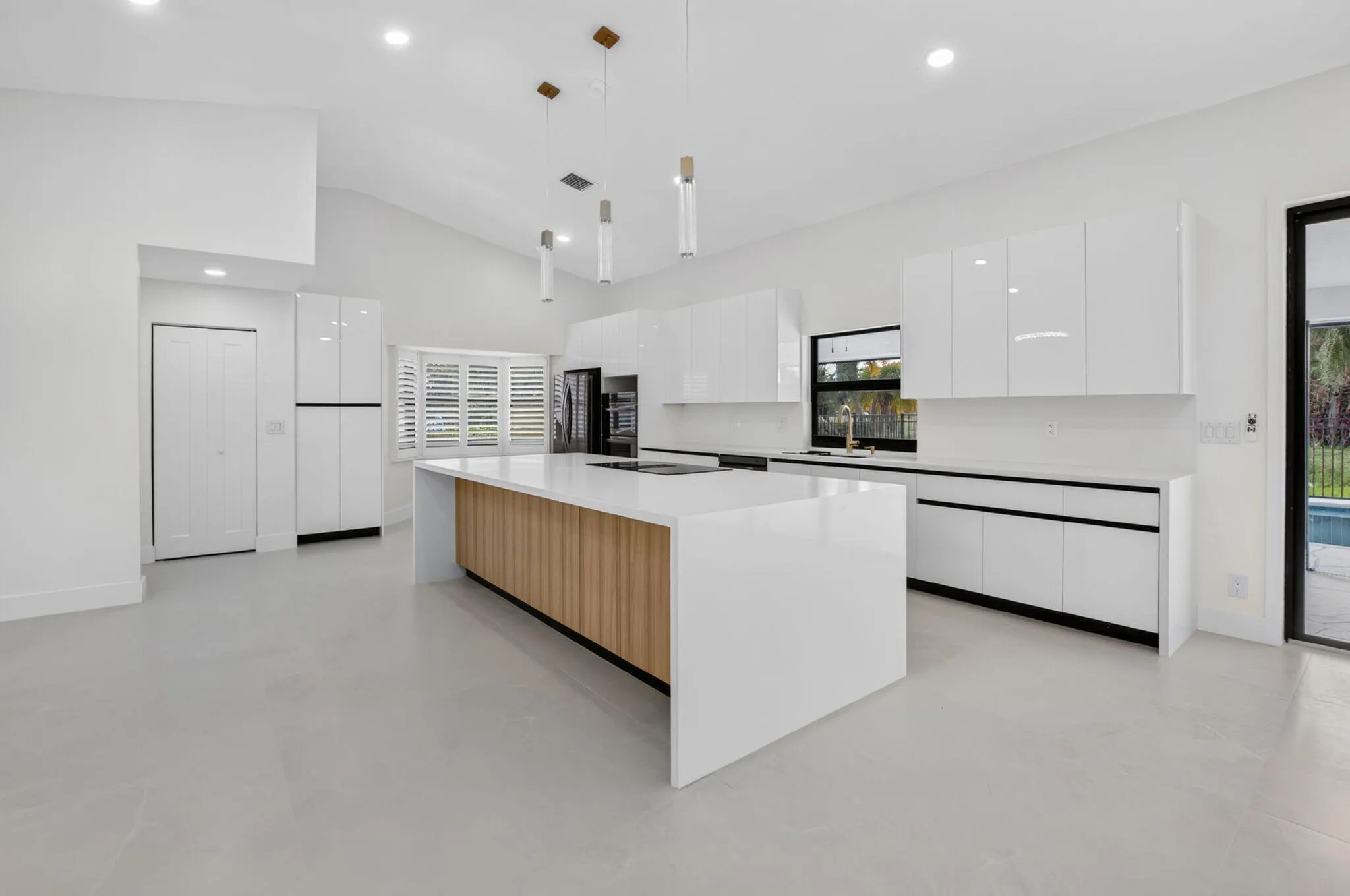 10226 FRESH MEADOW Lane