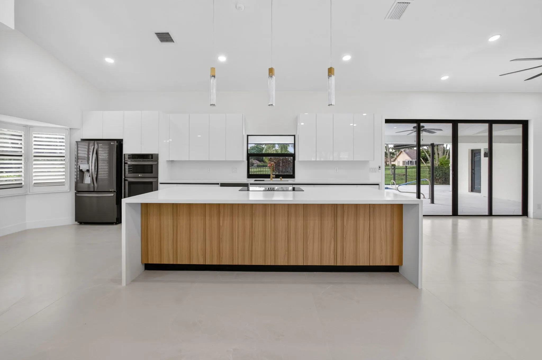 10226 FRESH MEADOW Lane