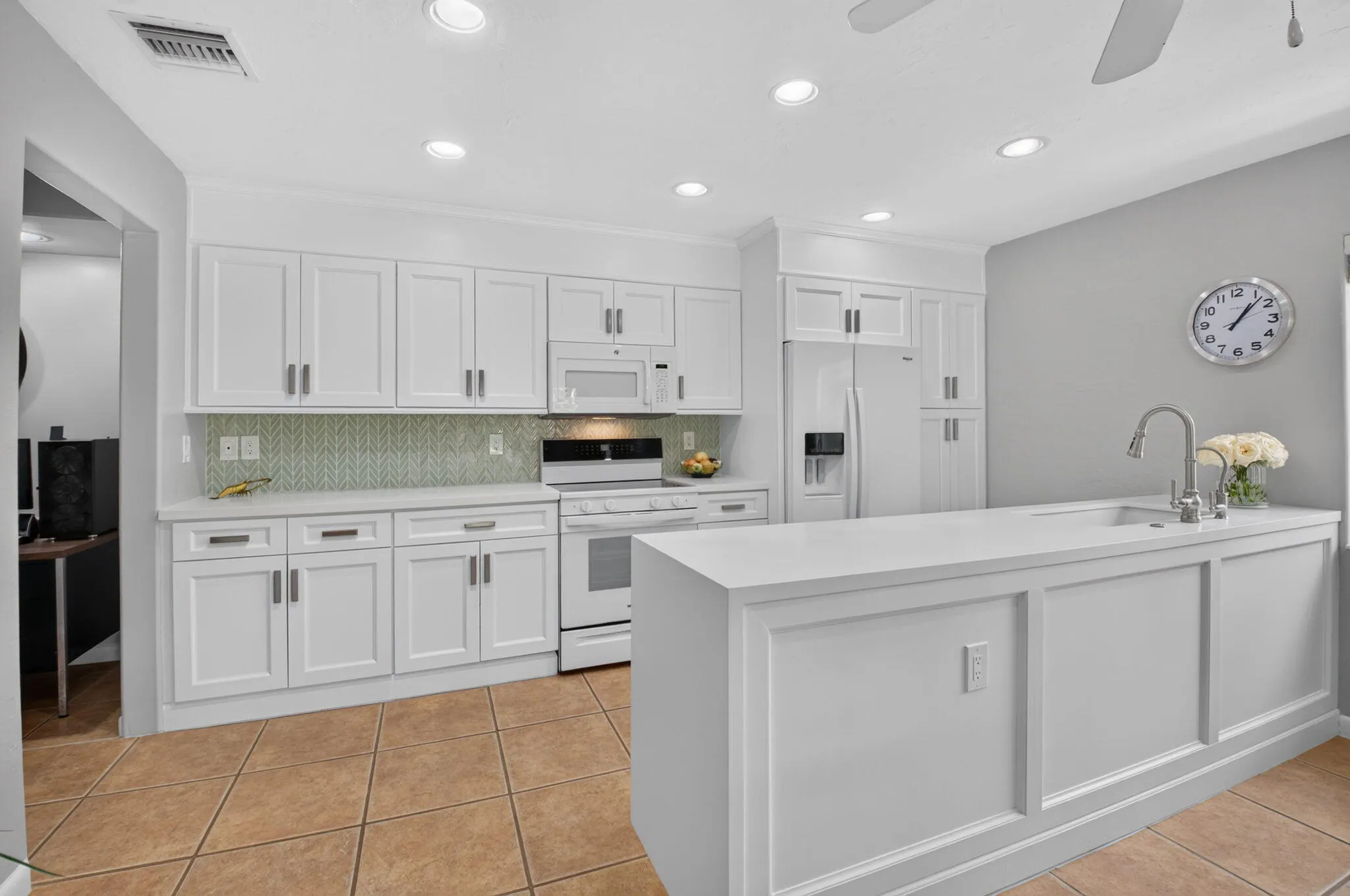 4675 CANAL Drive