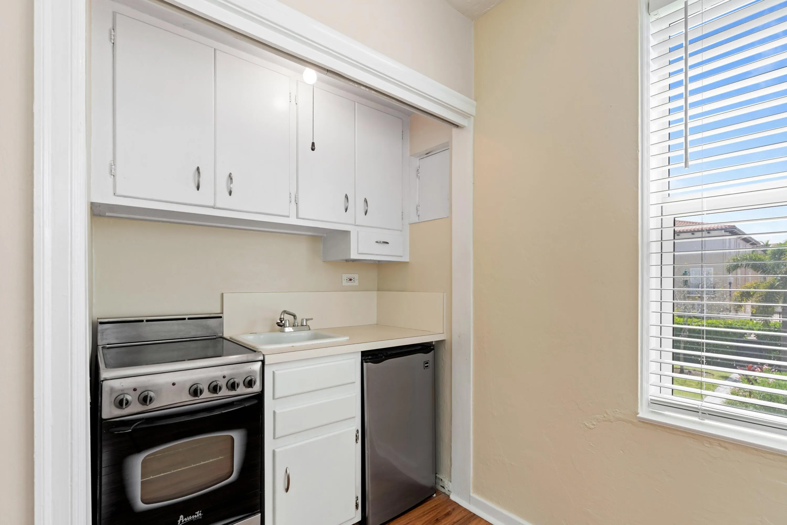 90 SE 5th Avenue #4