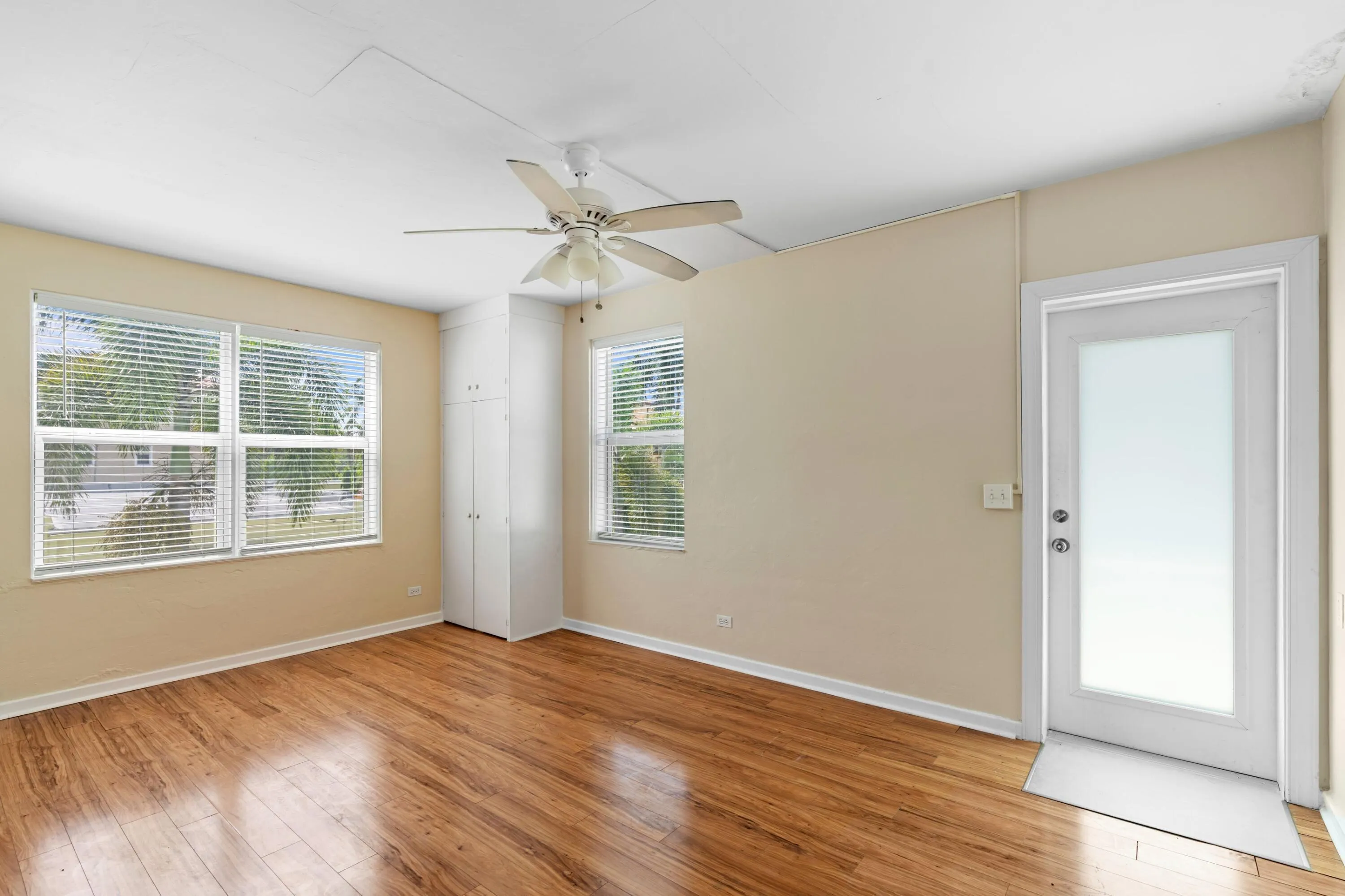 90 SE 5th Avenue #4