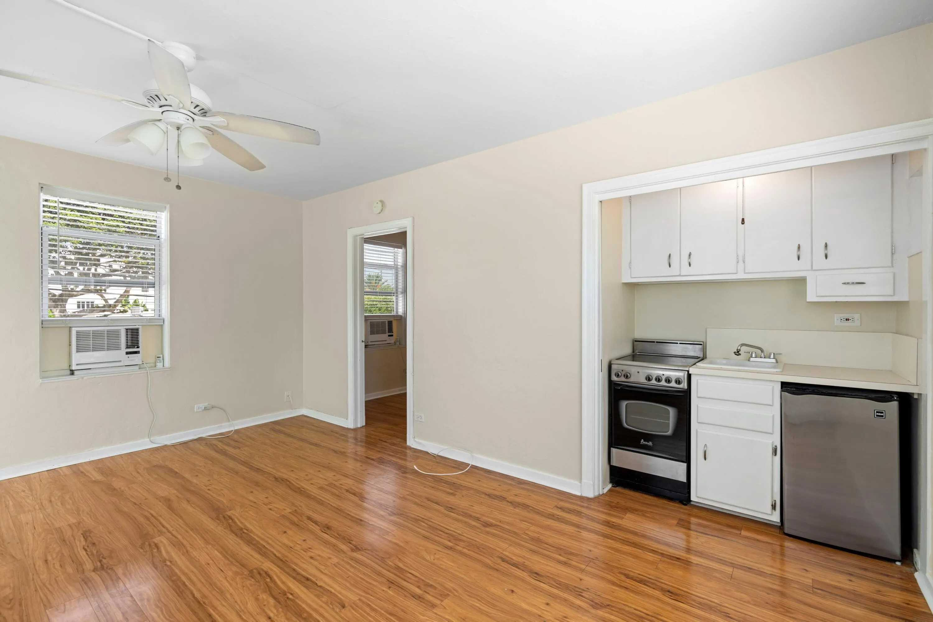 90 SE 5th Avenue #4