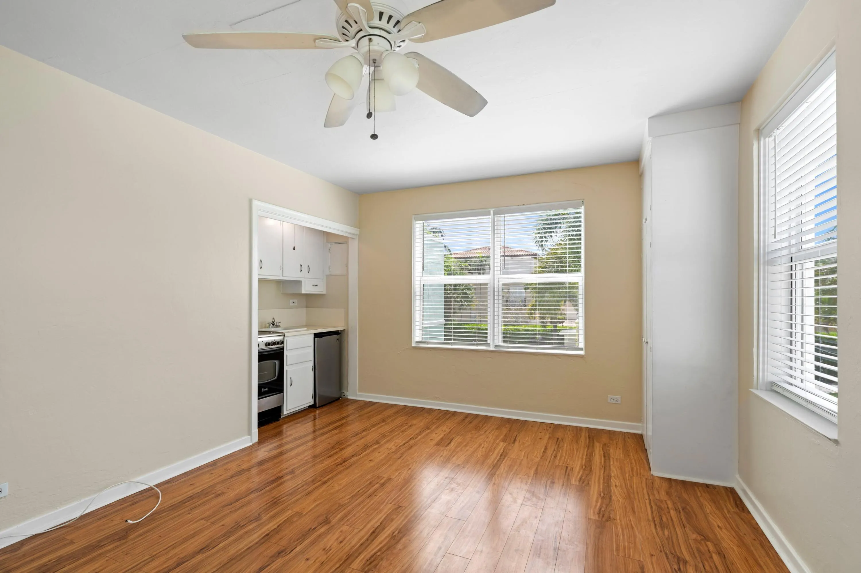 90 SE 5th Avenue #4