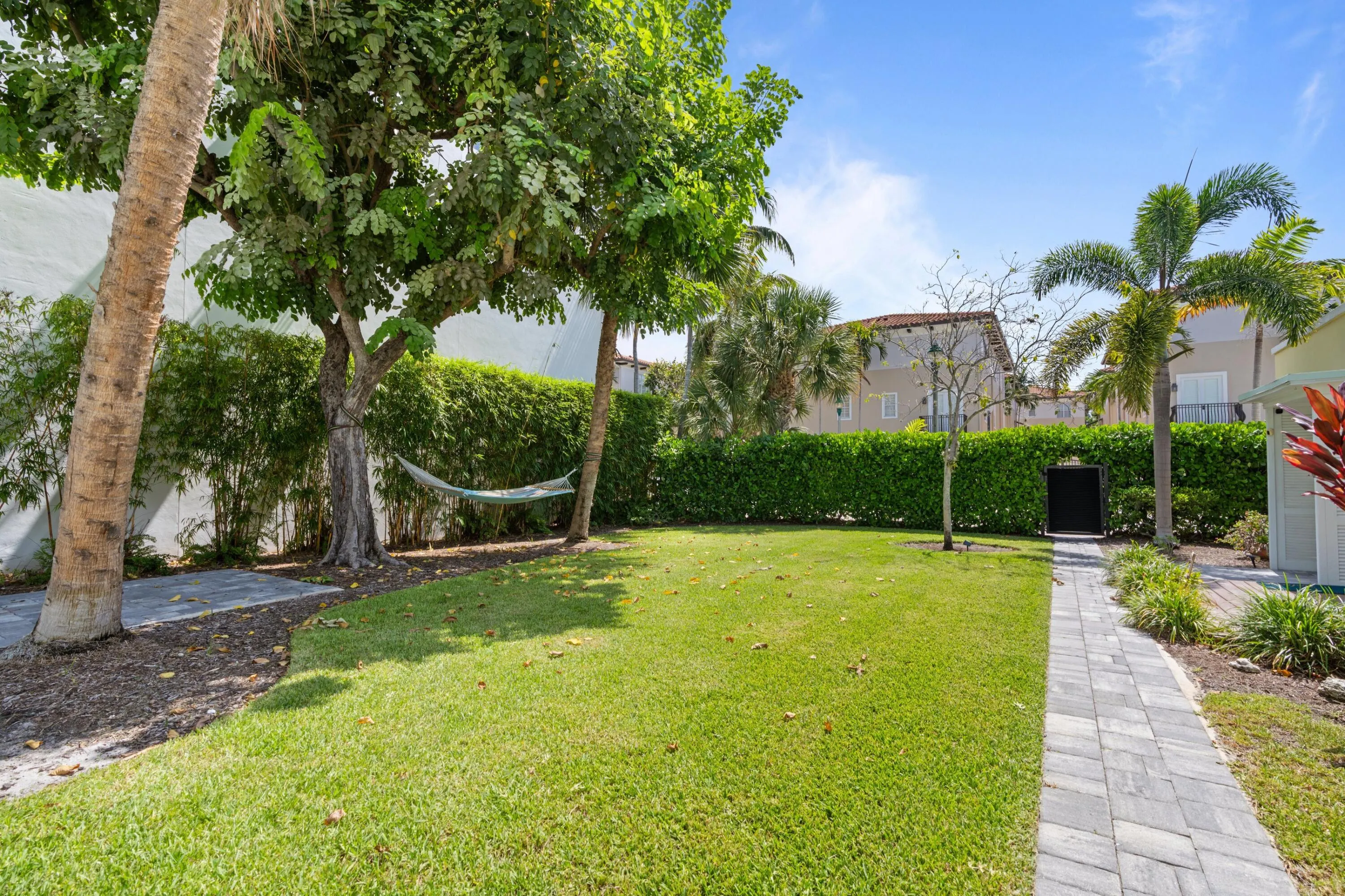 90 SE 5th Avenue #4