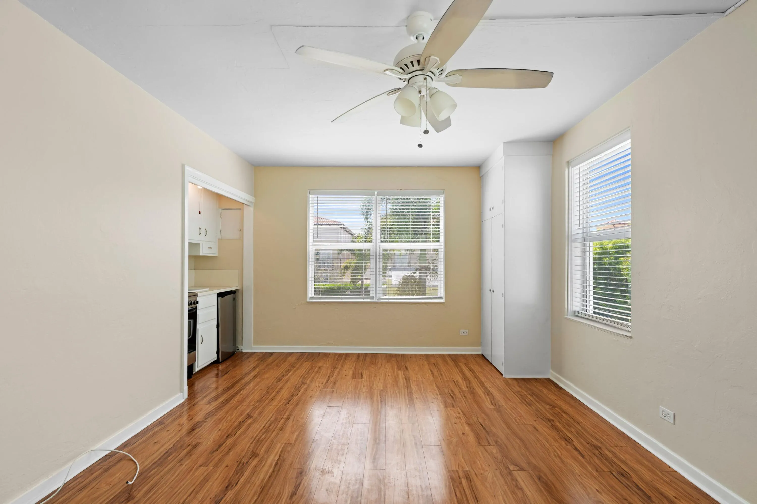 90 SE 5th Avenue #4
