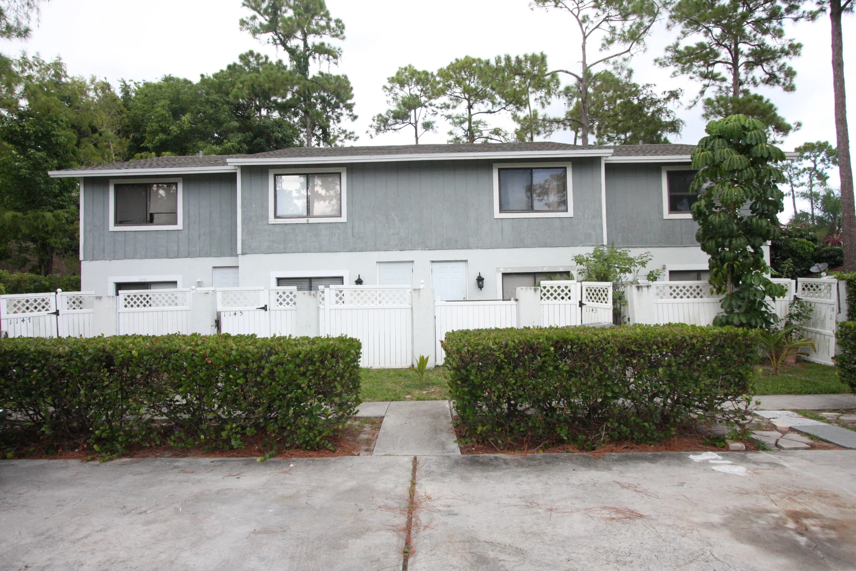 1141 GOLDENROD Road