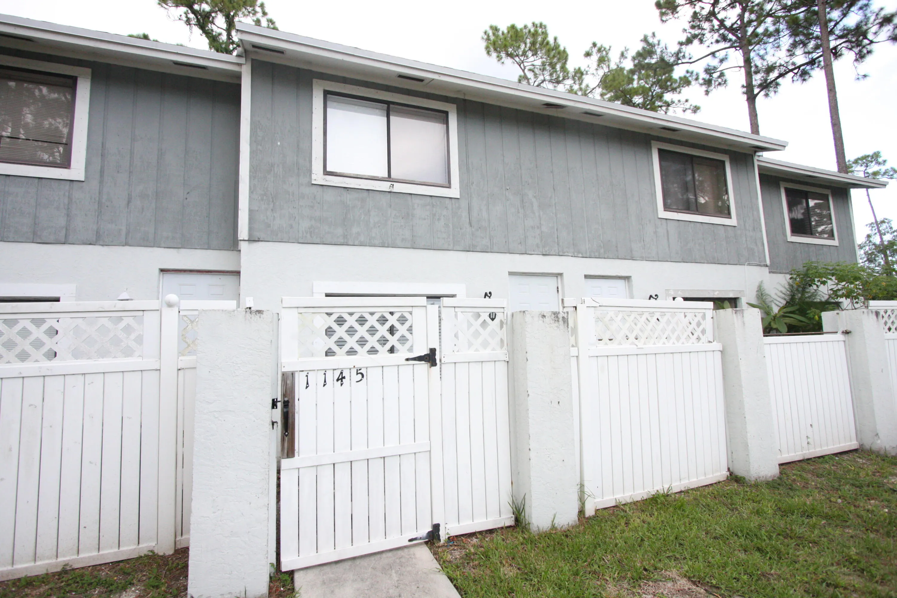 1141 GOLDENROD Road