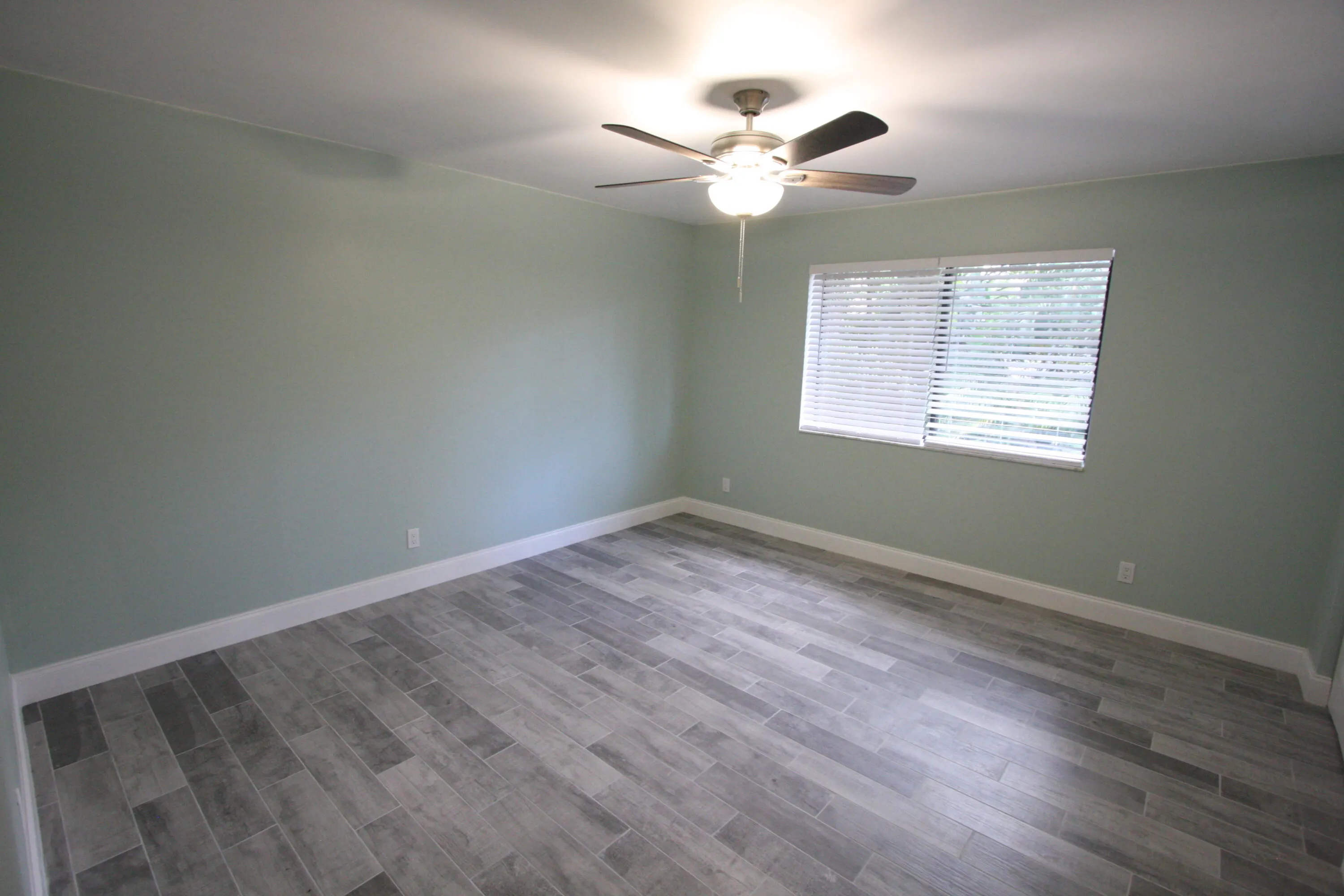 1141 GOLDENROD Road