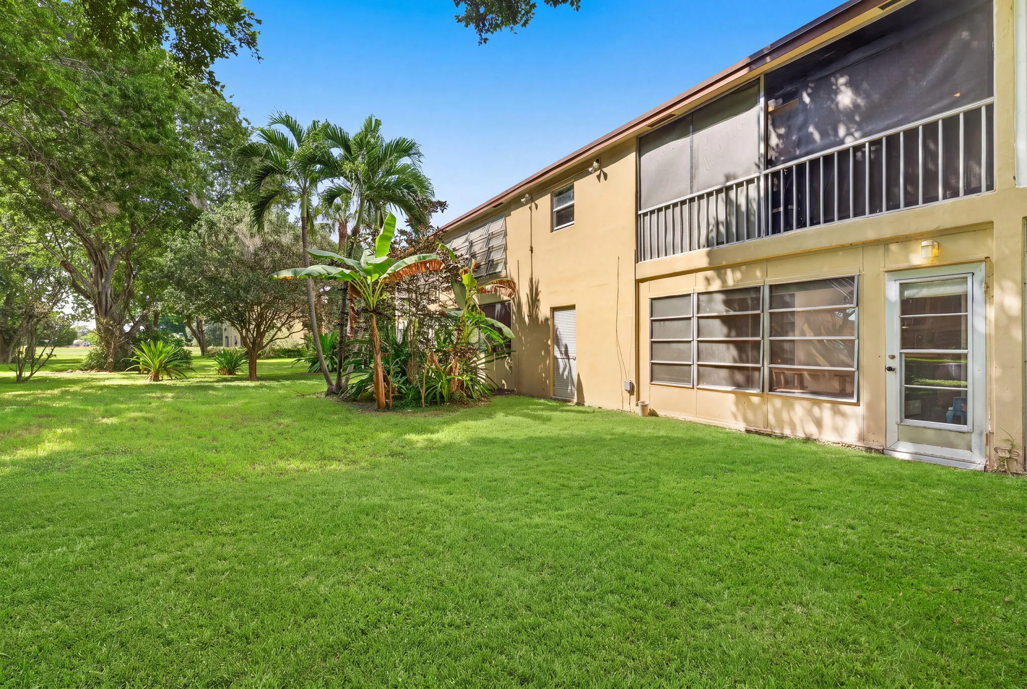 7490 NW 1st Street #104