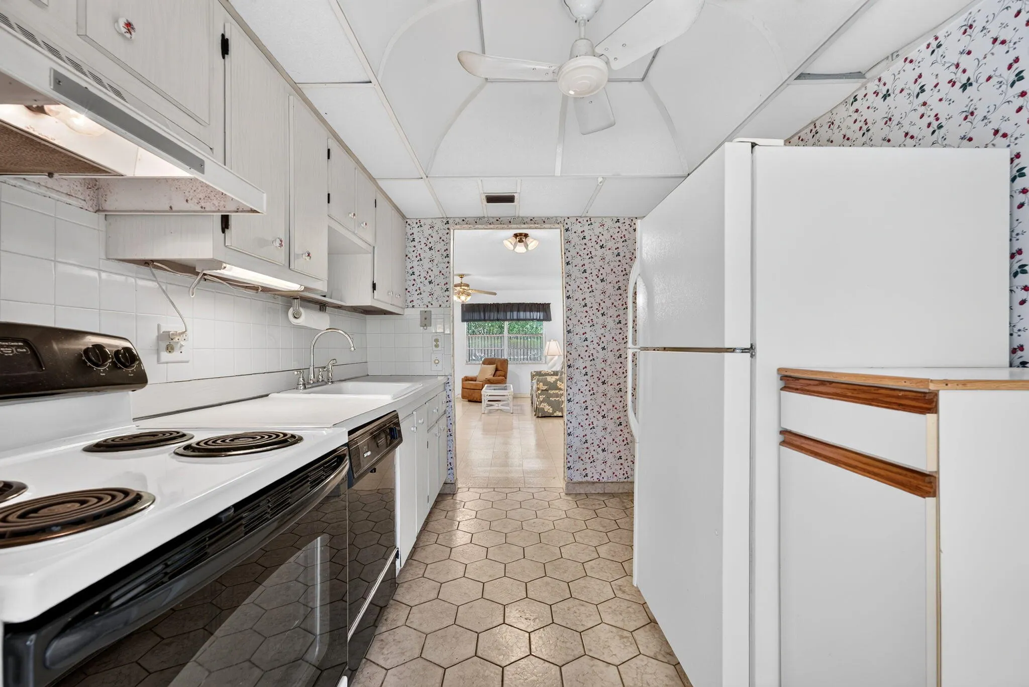 7490 NW 1st Street #104