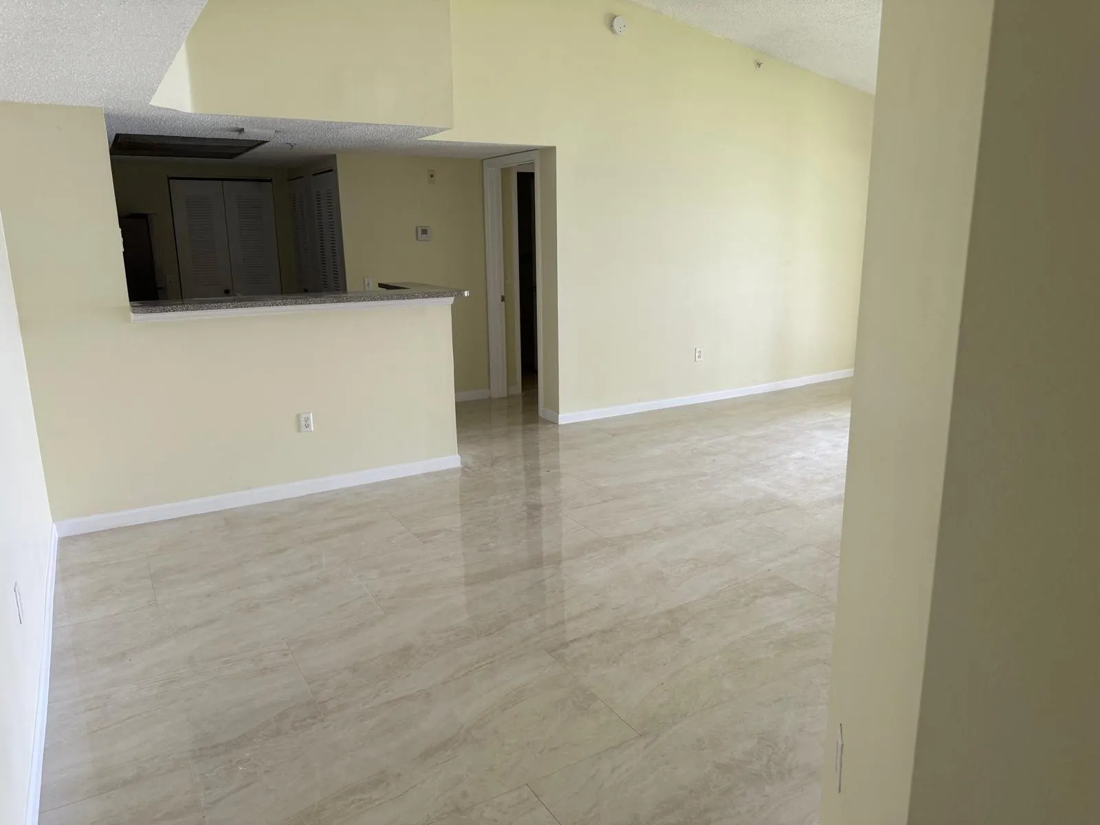 5061 WILES Road #202