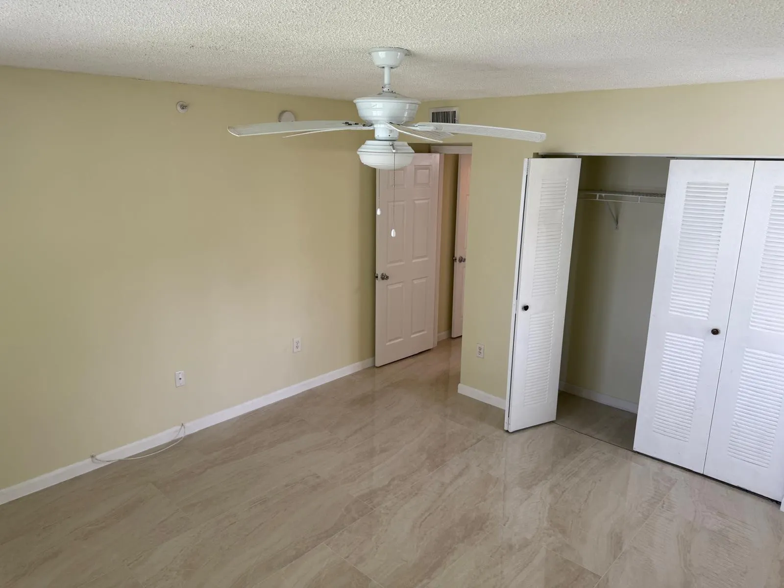 5061 WILES Road #202