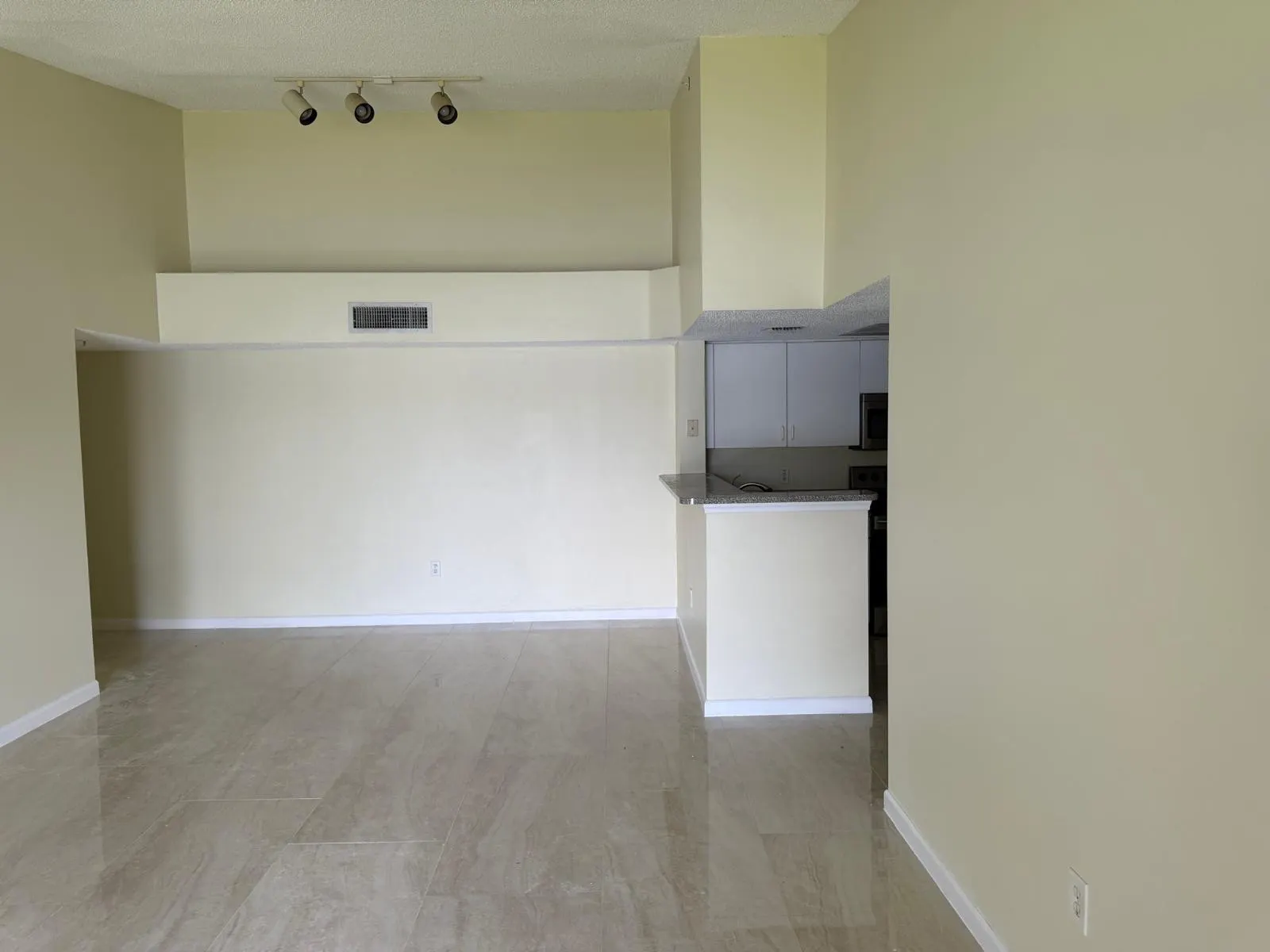 5061 WILES Road #202