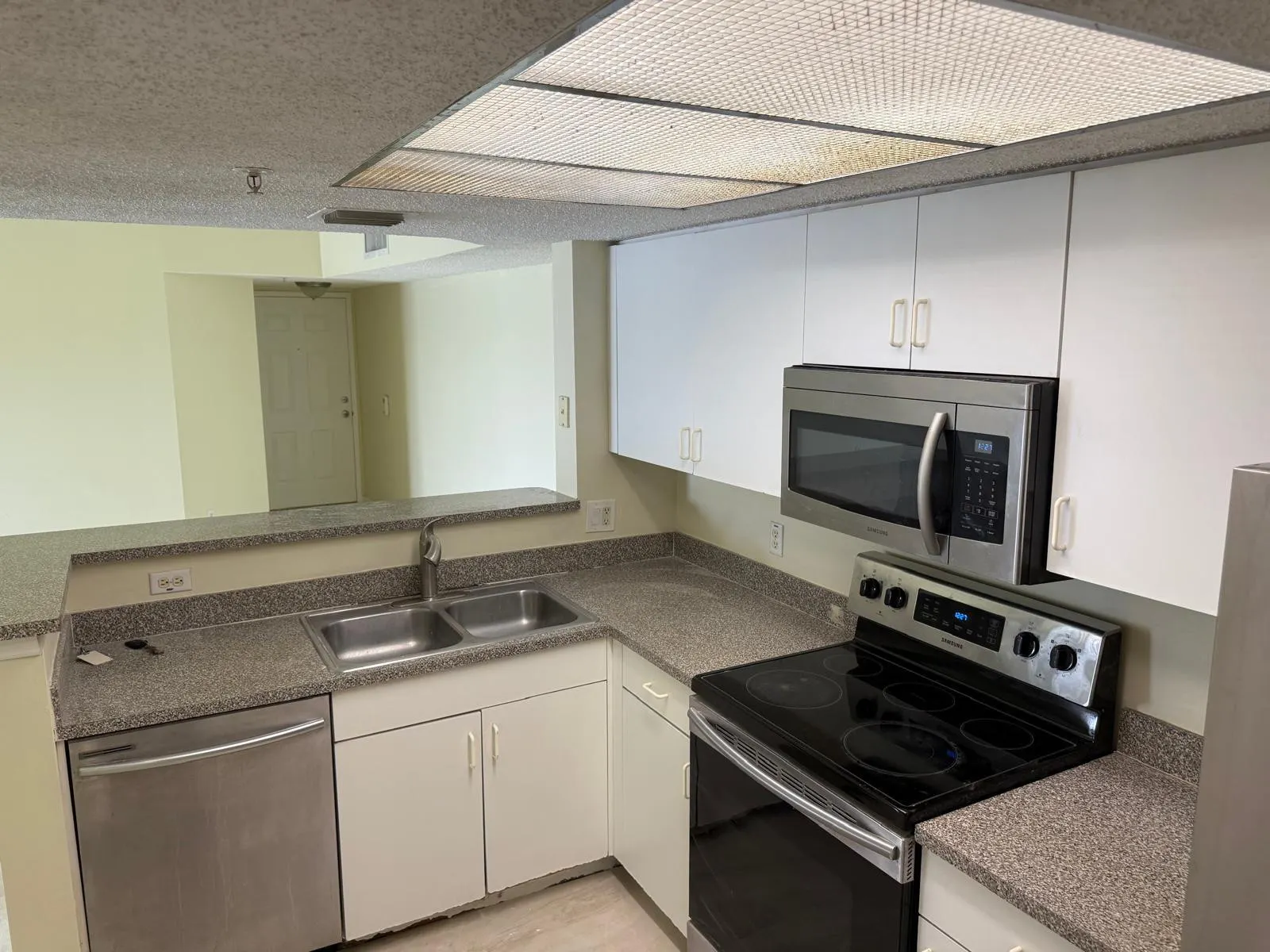 5061 WILES Road #202
