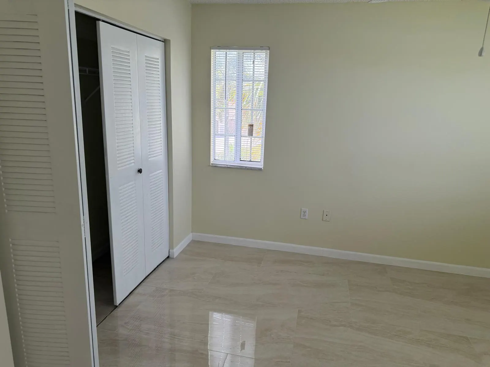 5061 WILES Road #202