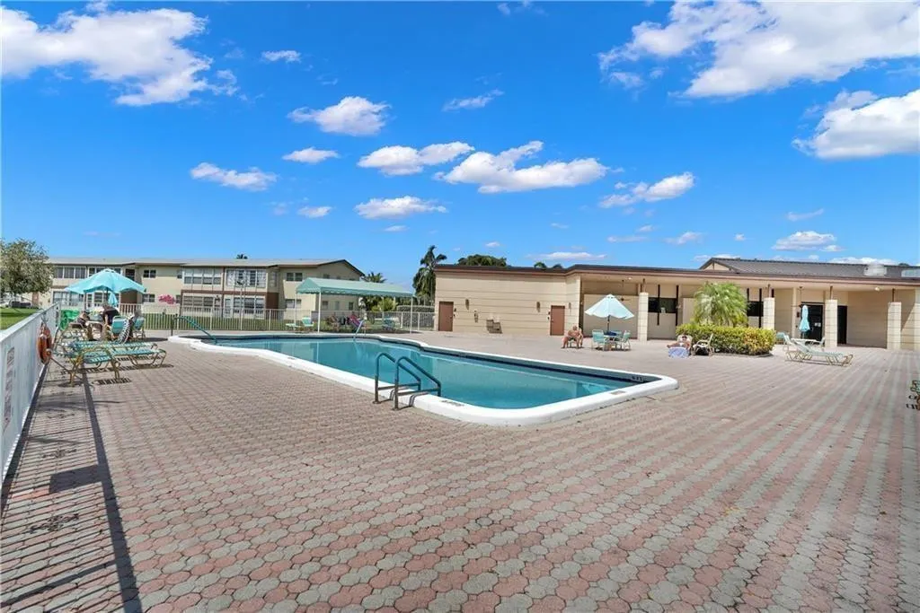 7305 NW 5TH Place #206
