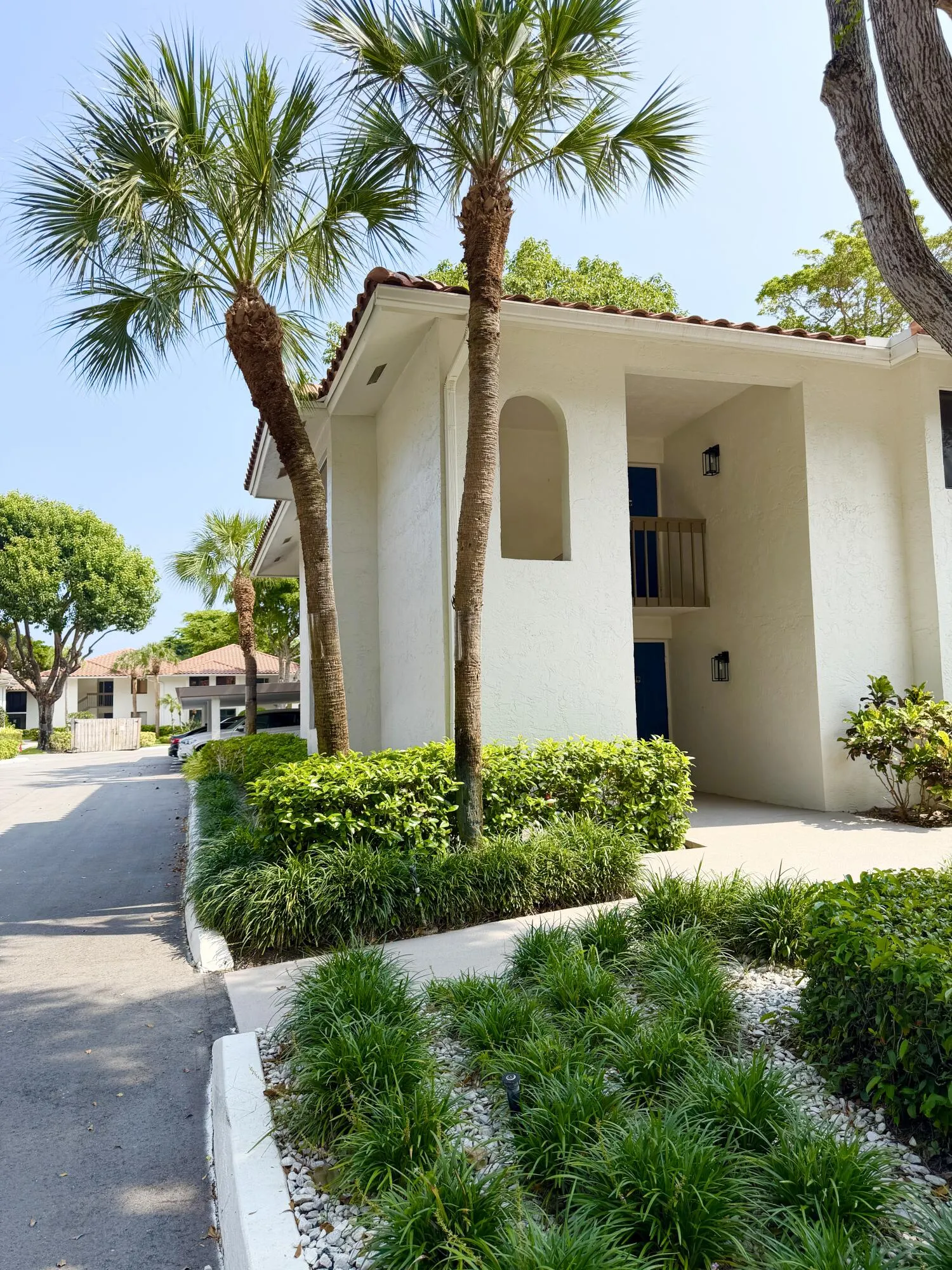 40 Pelican Pointe Drive #205