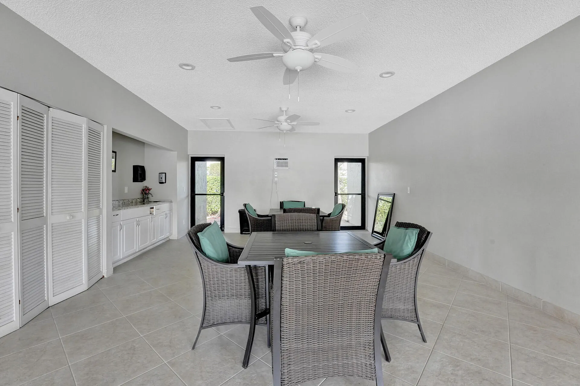 40 Pelican Pointe Drive #205
