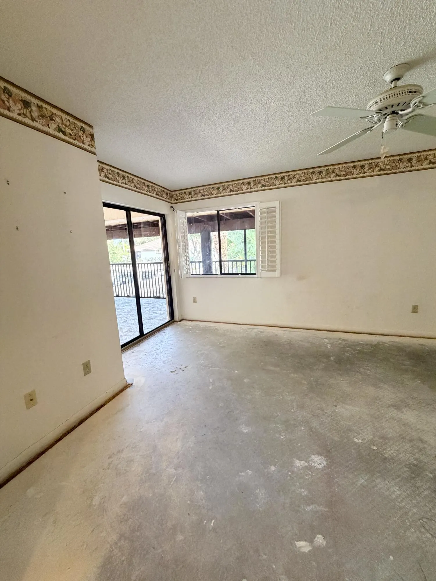 40 Pelican Pointe Drive #205
