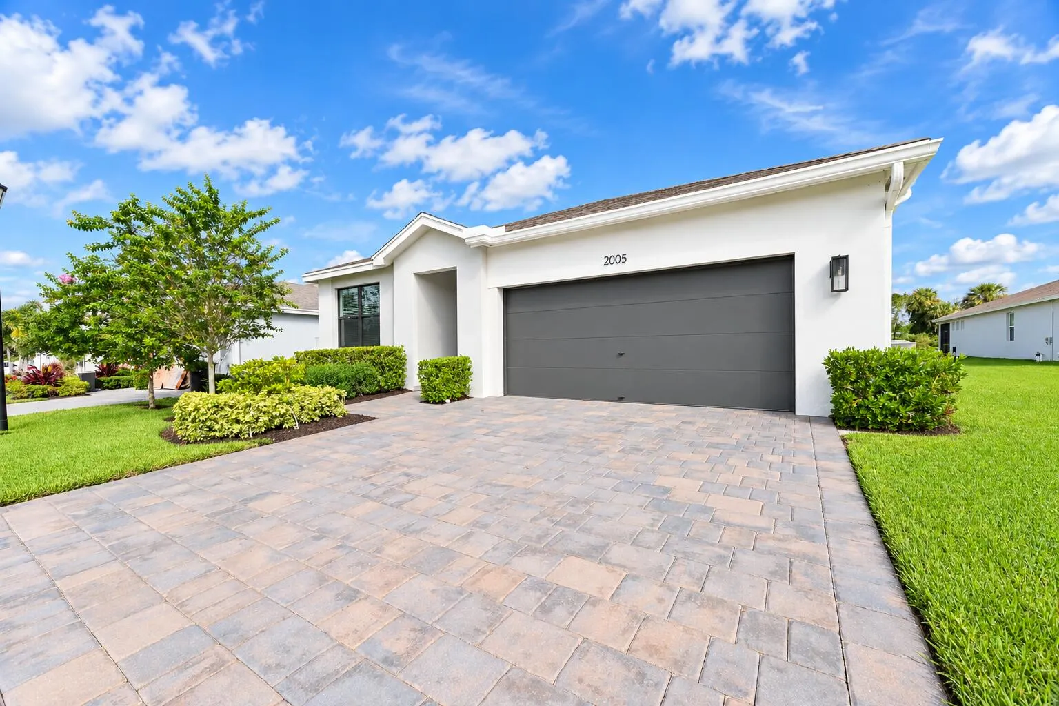2005 NE Ocean Dunes Drive