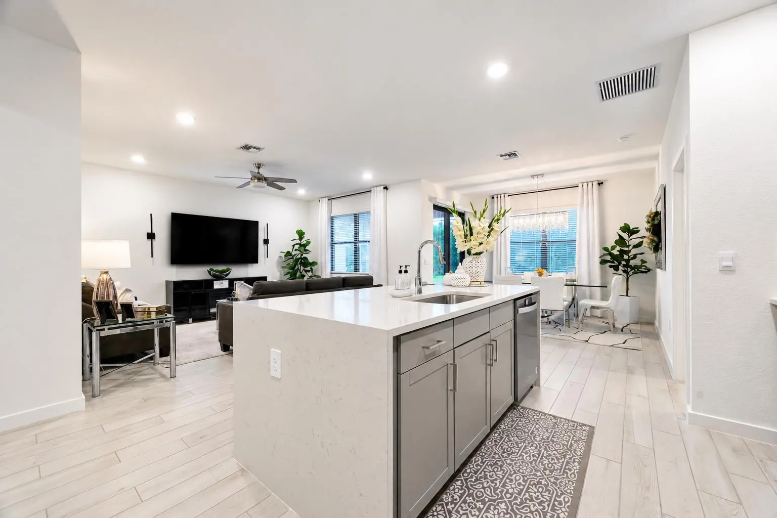 2005 NE Ocean Dunes Drive