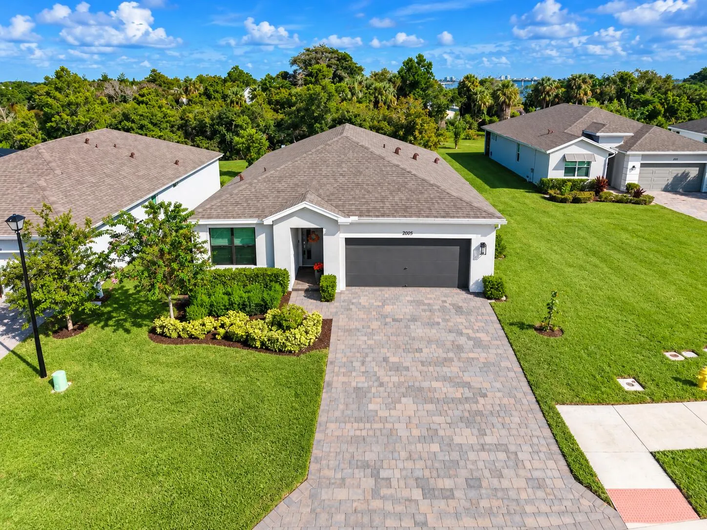 2005 NE Ocean Dunes Drive