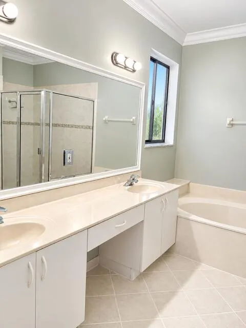3829 Woodfield Drive