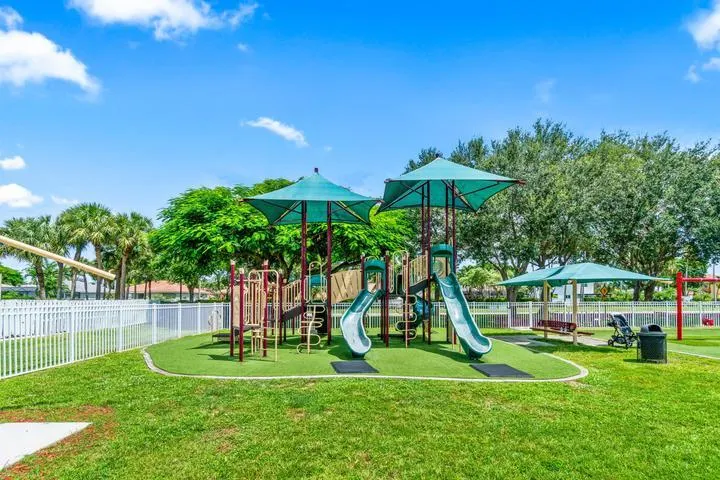 5574 Bermuda Dunes Circle