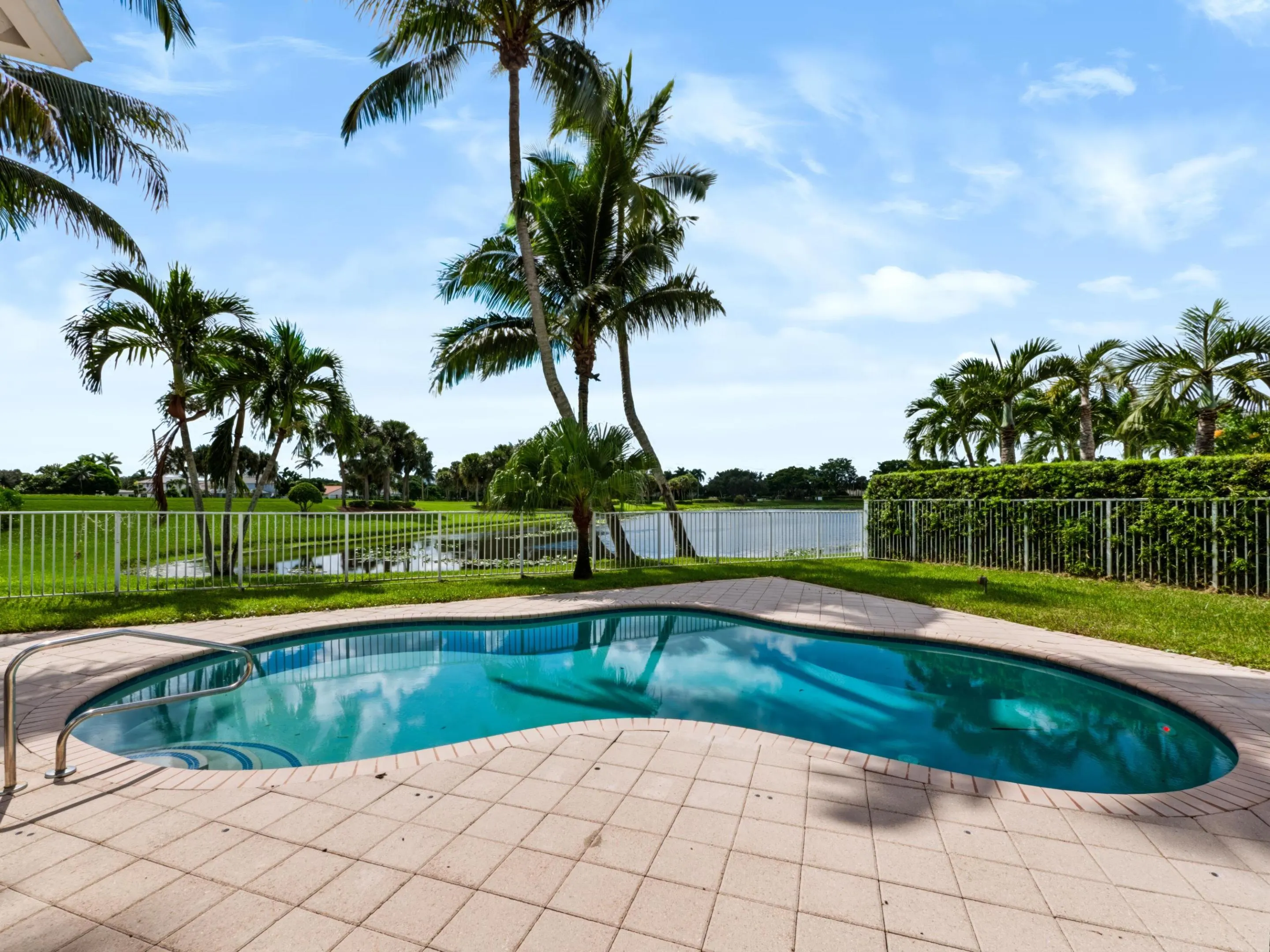 5574 Bermuda Dunes Circle