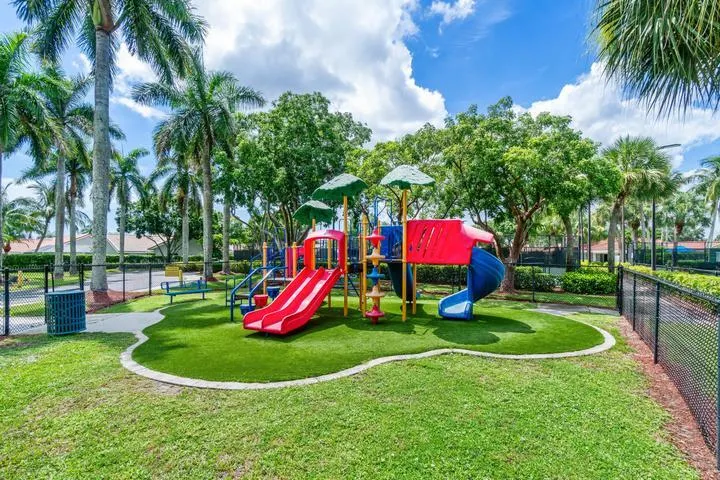 5574 Bermuda Dunes Circle