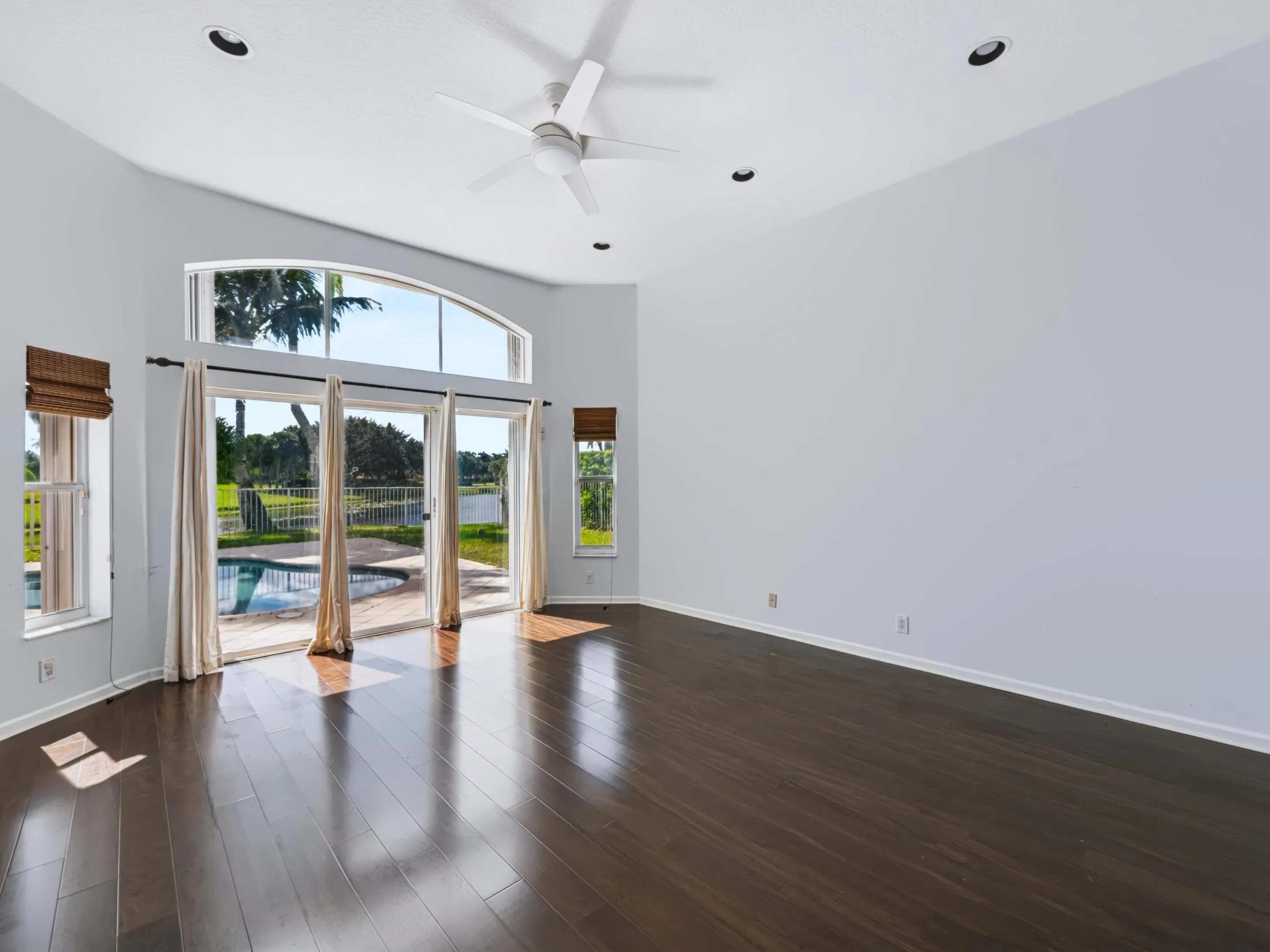5574 Bermuda Dunes Circle