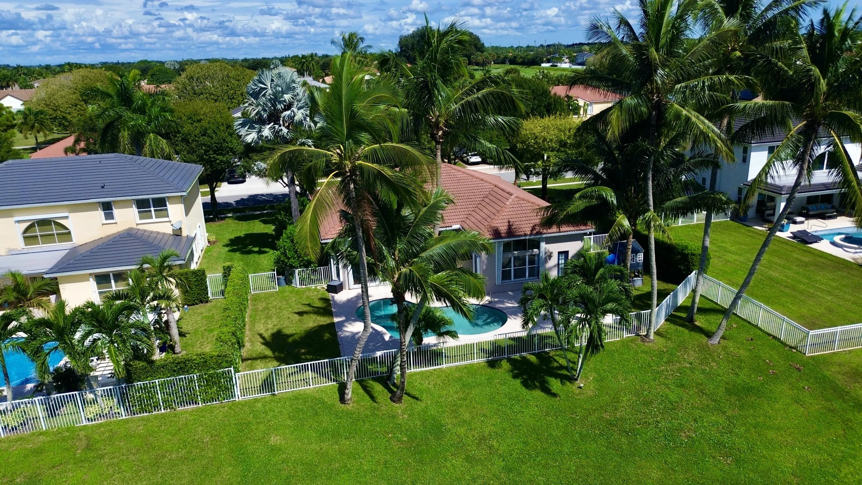 5574 Bermuda Dunes Circle