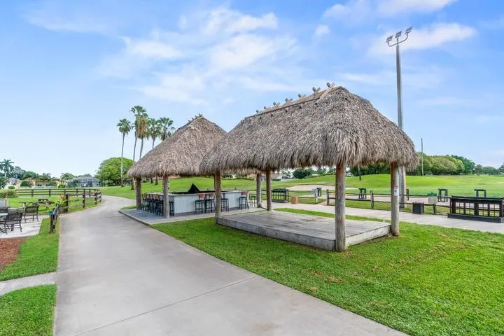 5574 Bermuda Dunes Circle