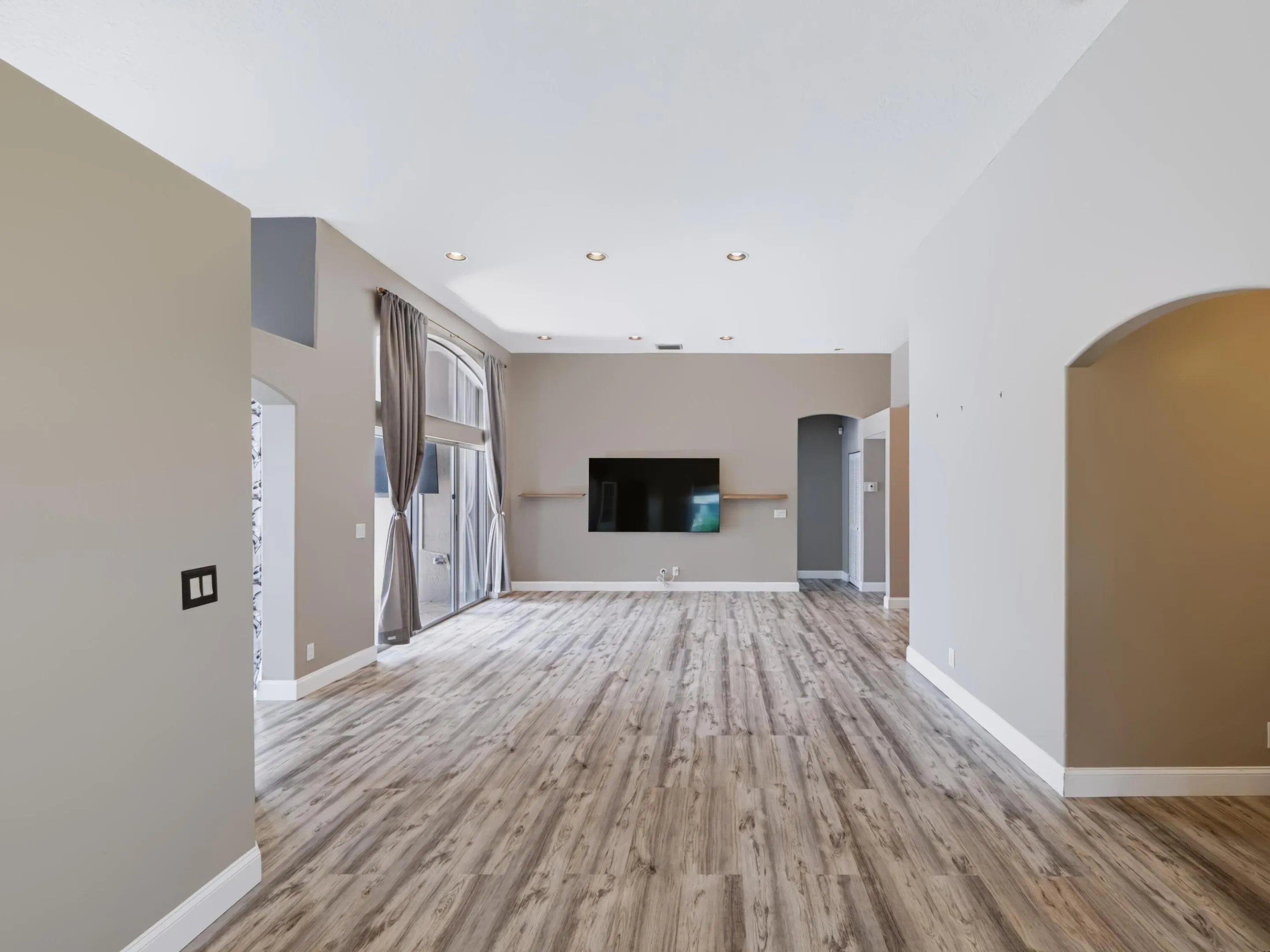 5574 Bermuda Dunes Circle