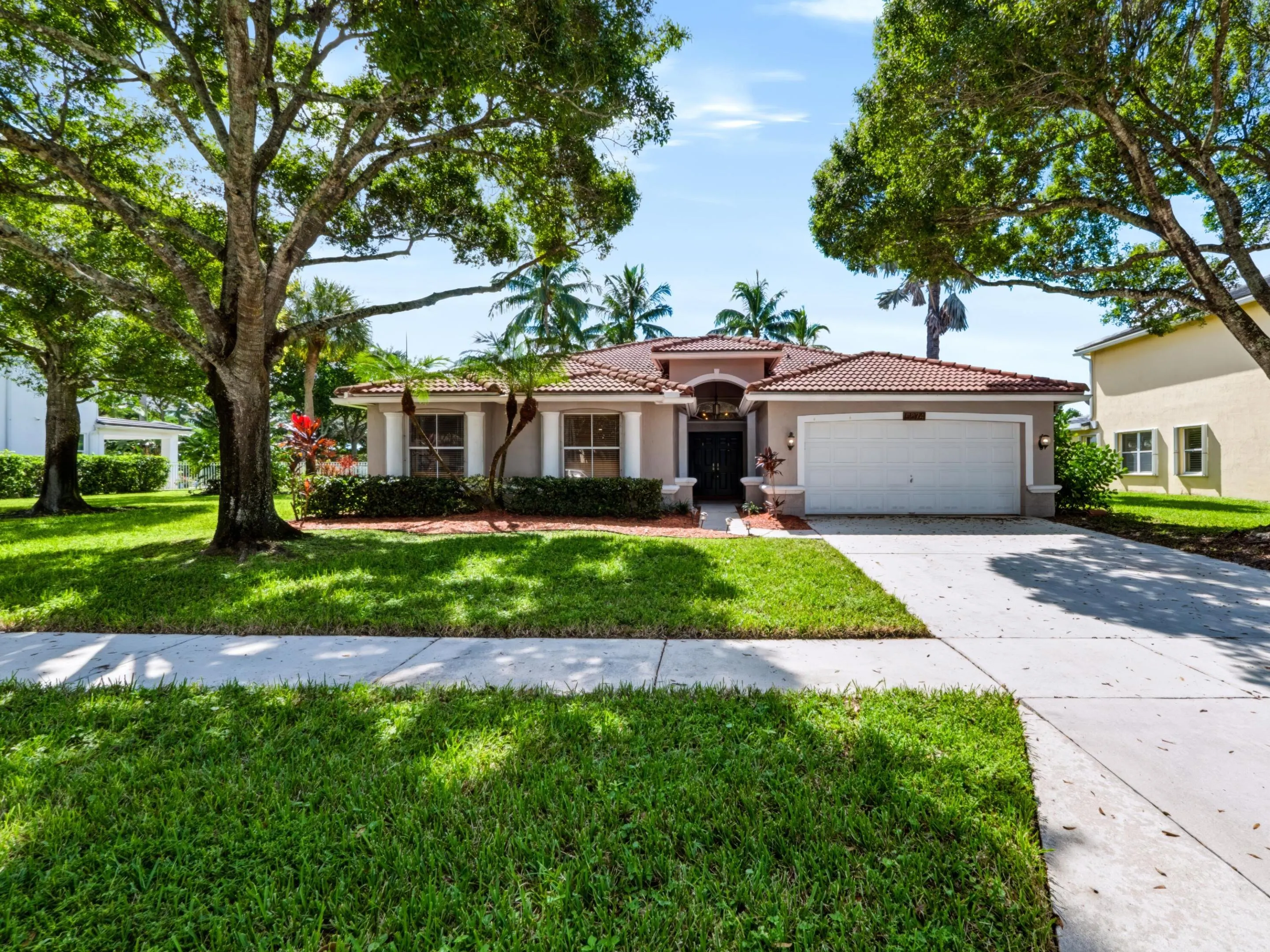 5574 Bermuda Dunes Circle