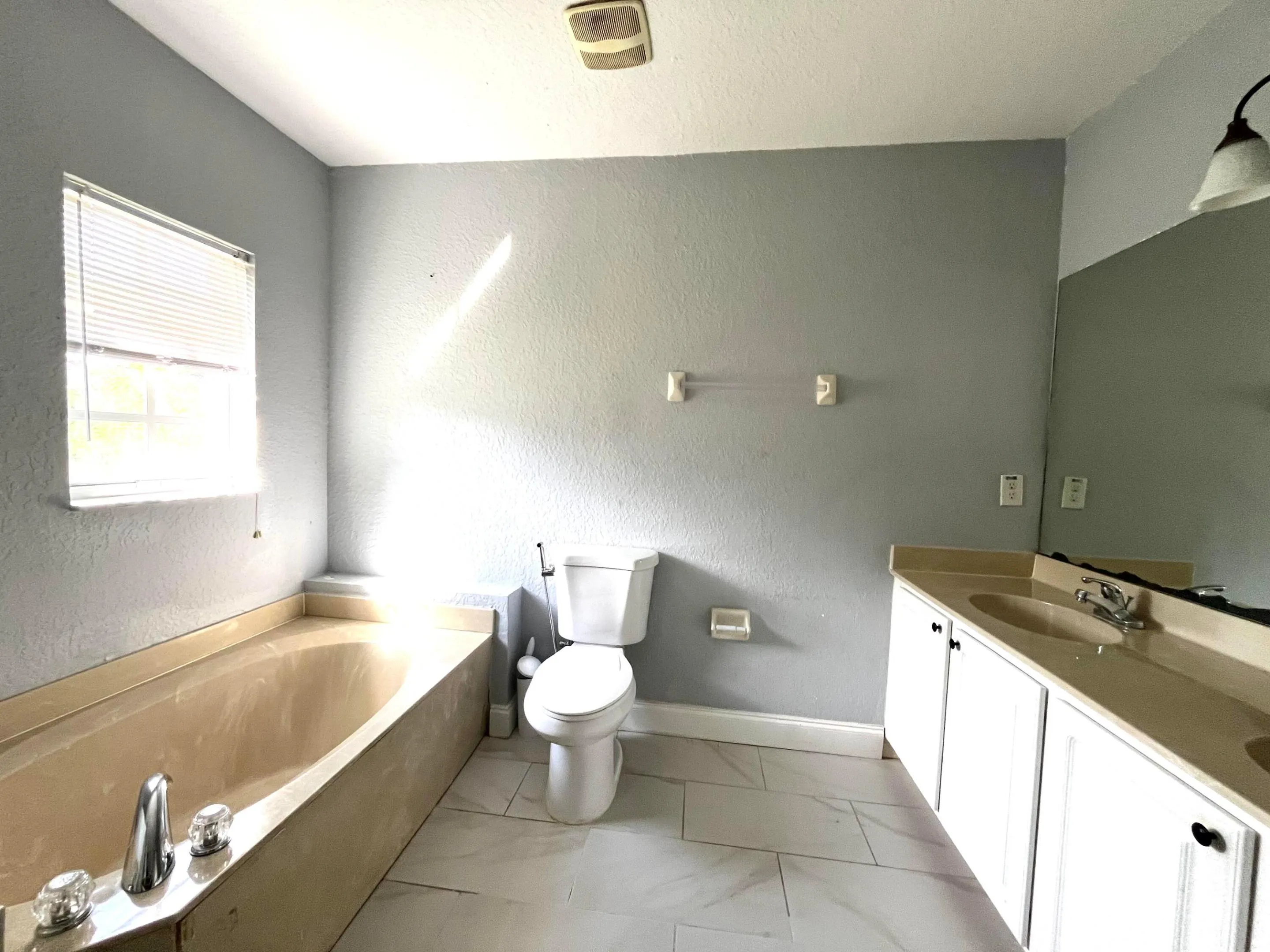 4335 Emerald Vista