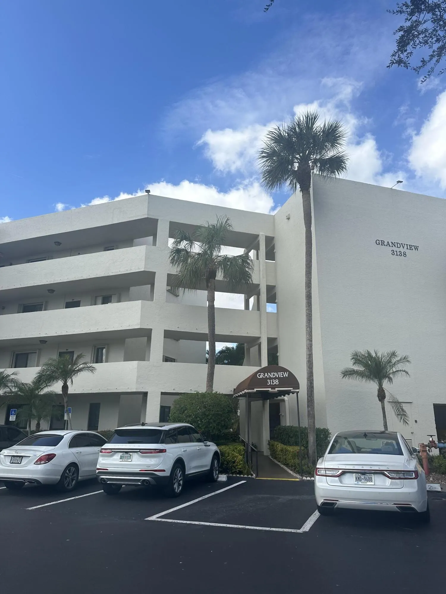 3138 Via Poinciana #317