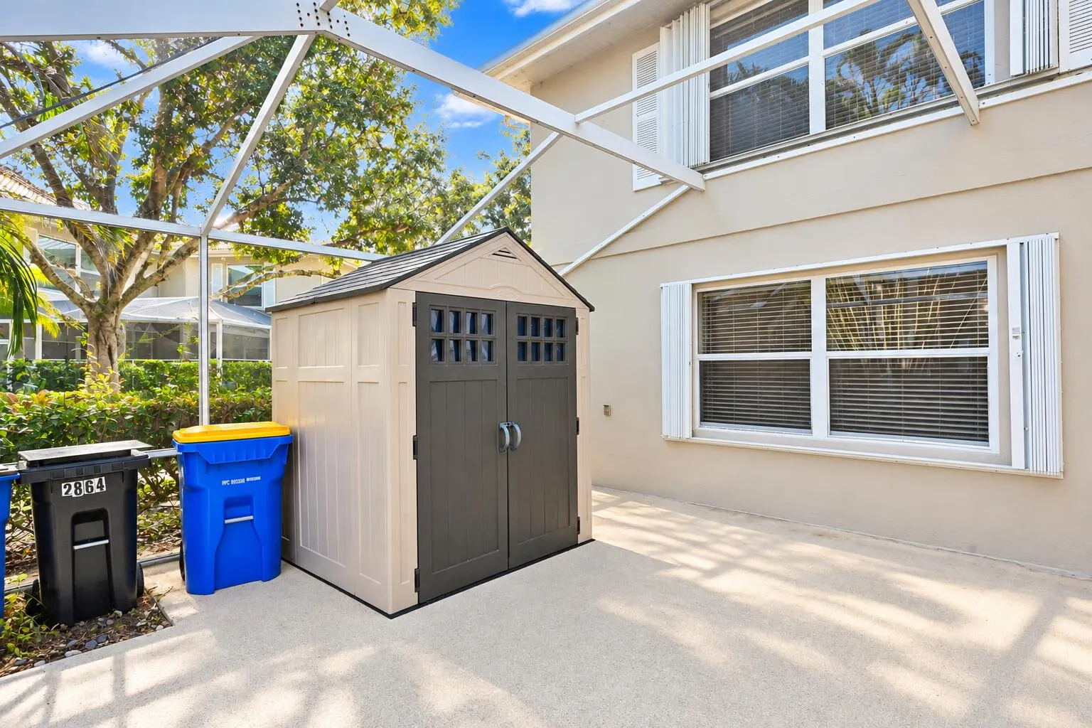 2864 SW Lakemont Place