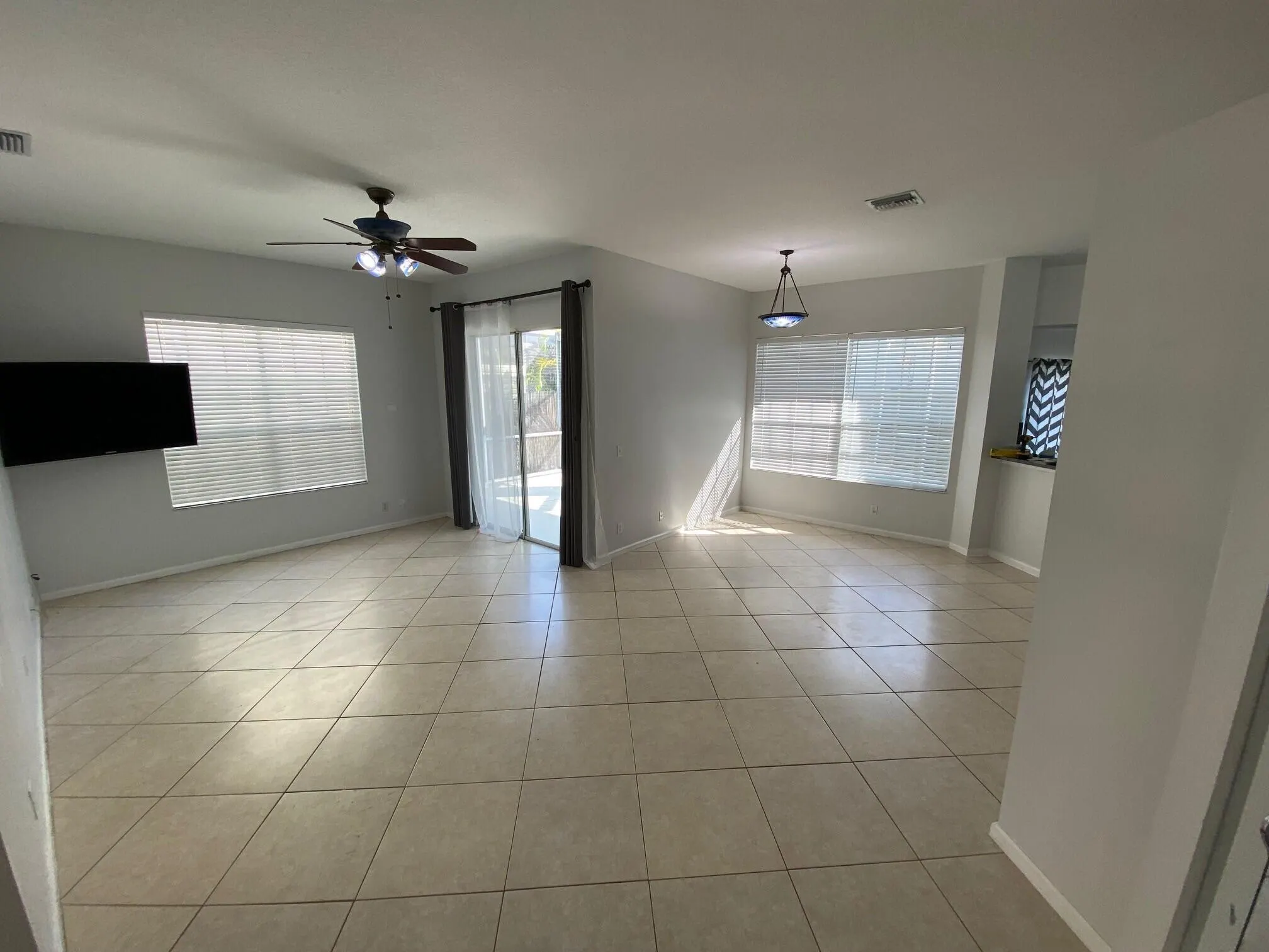963 RED PARROT Lane