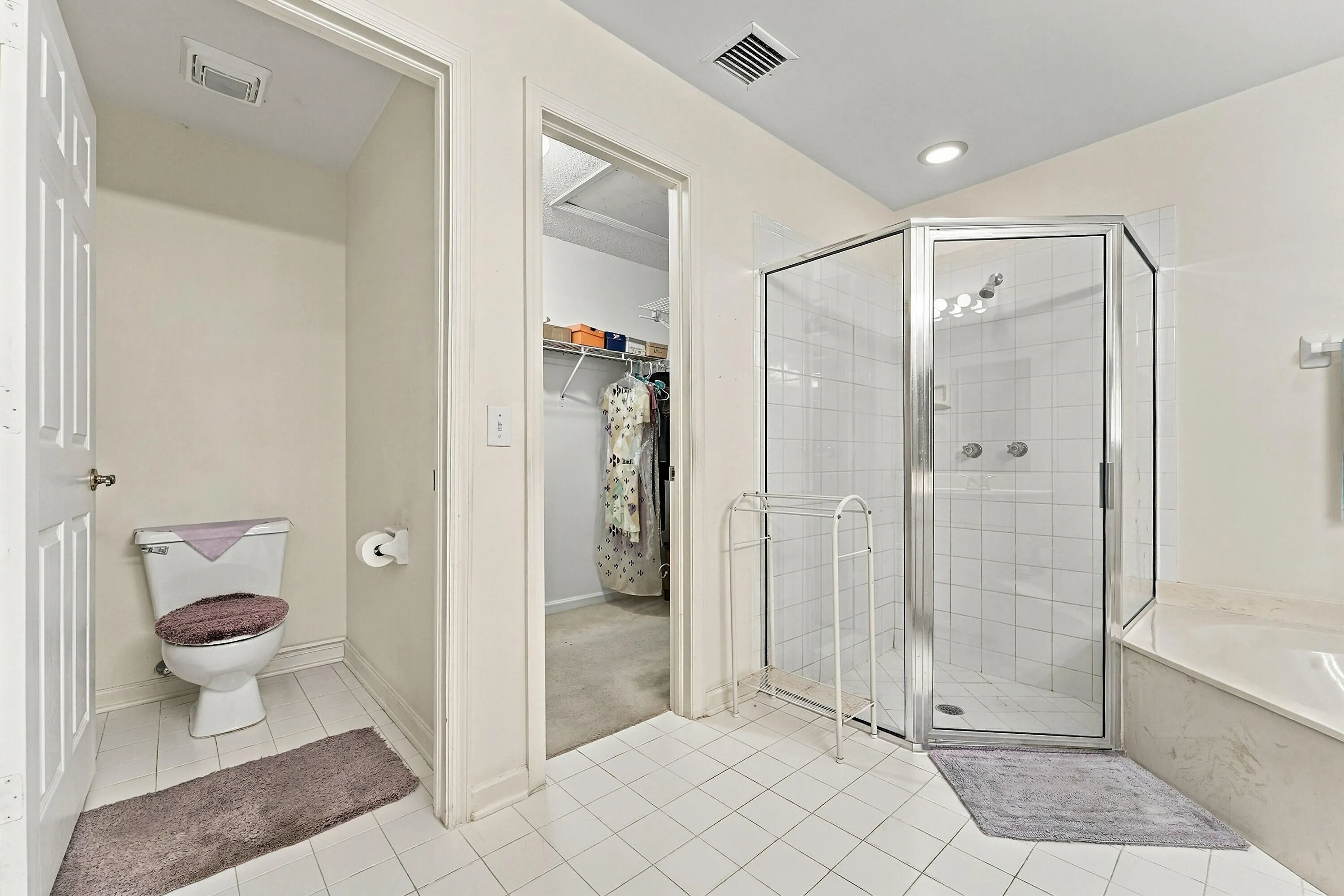 3705 BEACHWOOD Drive